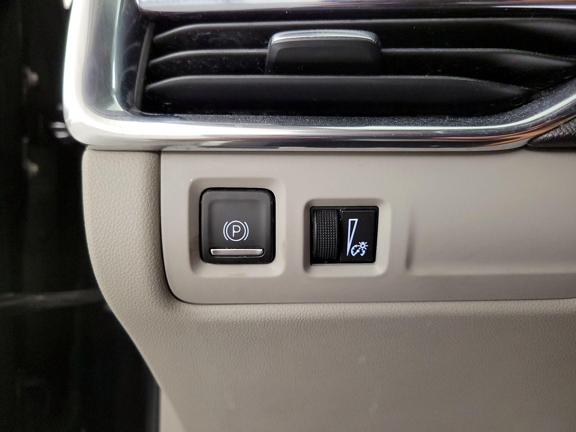 Thumbnail: 2020 Cadillac XT4 - 13