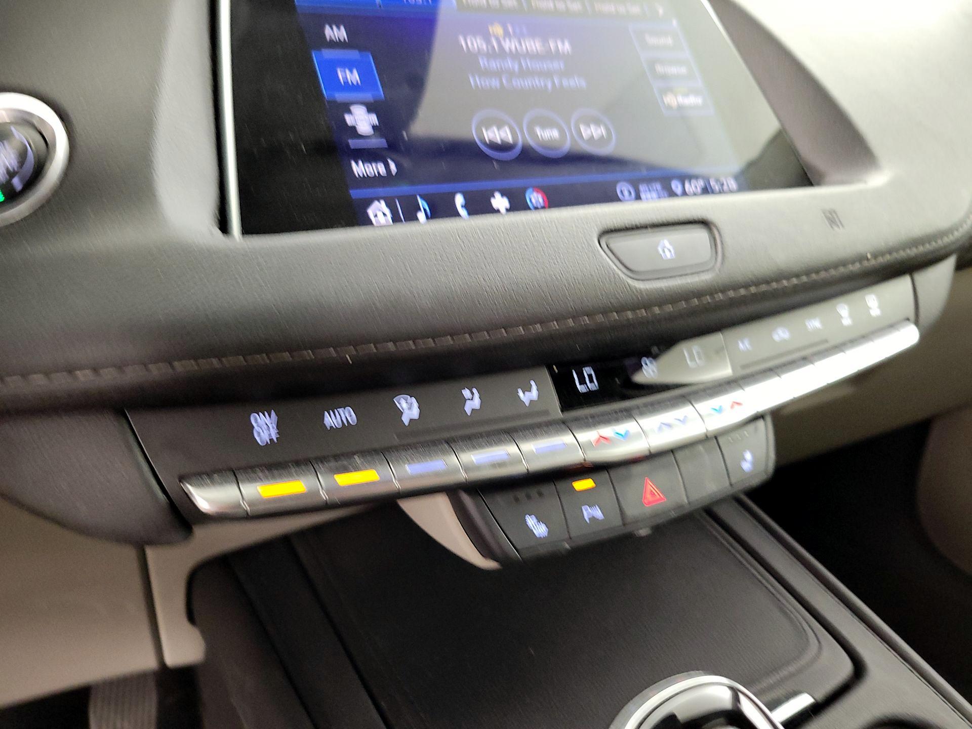 Thumbnail: 2020 Cadillac XT4 - 16