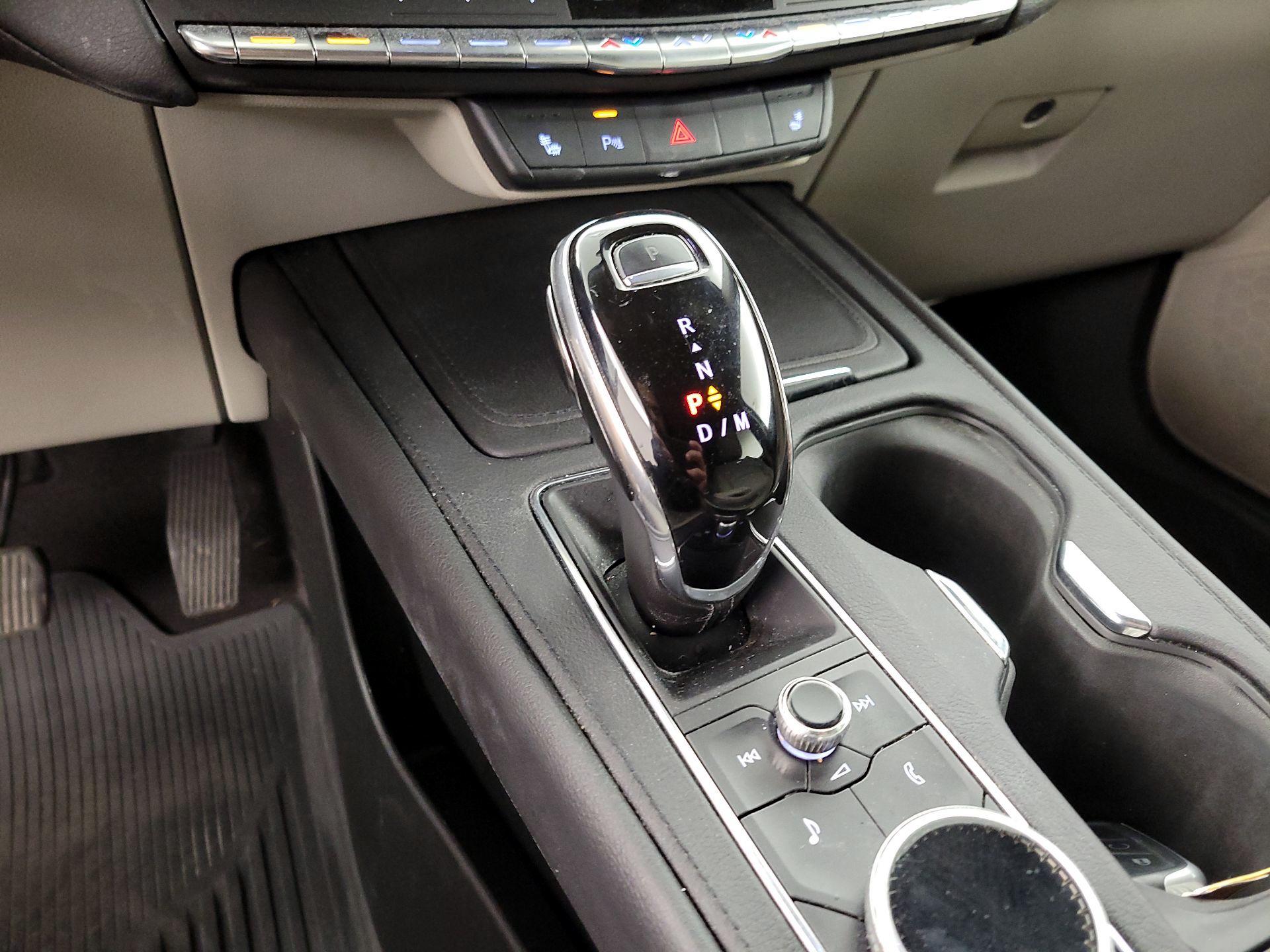 Thumbnail: 2020 Cadillac XT4 - 17