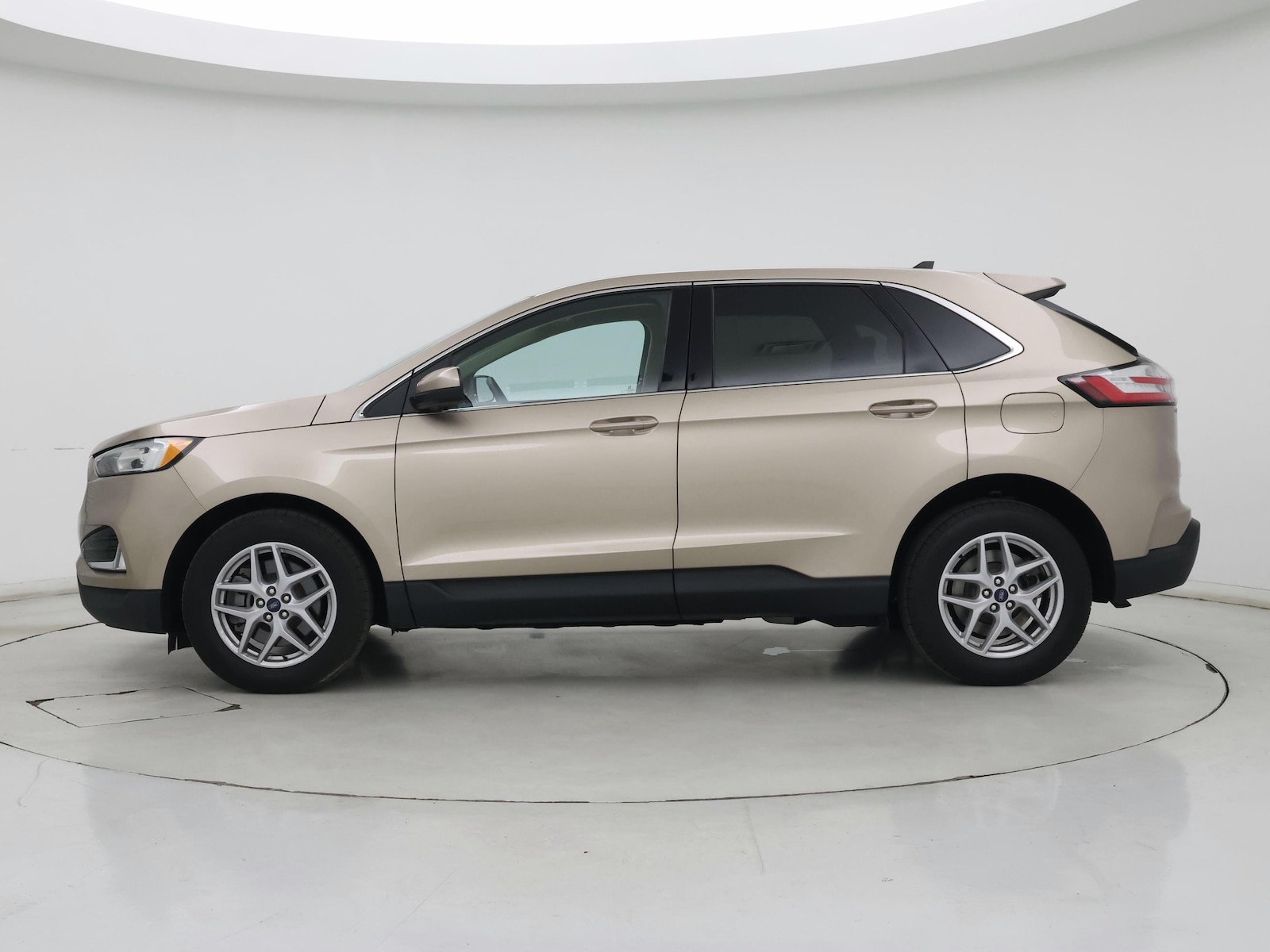 Image 4 of 2021 Ford Edge SEL