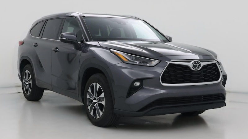 2022 Toyota Highlander XLE Hero Image