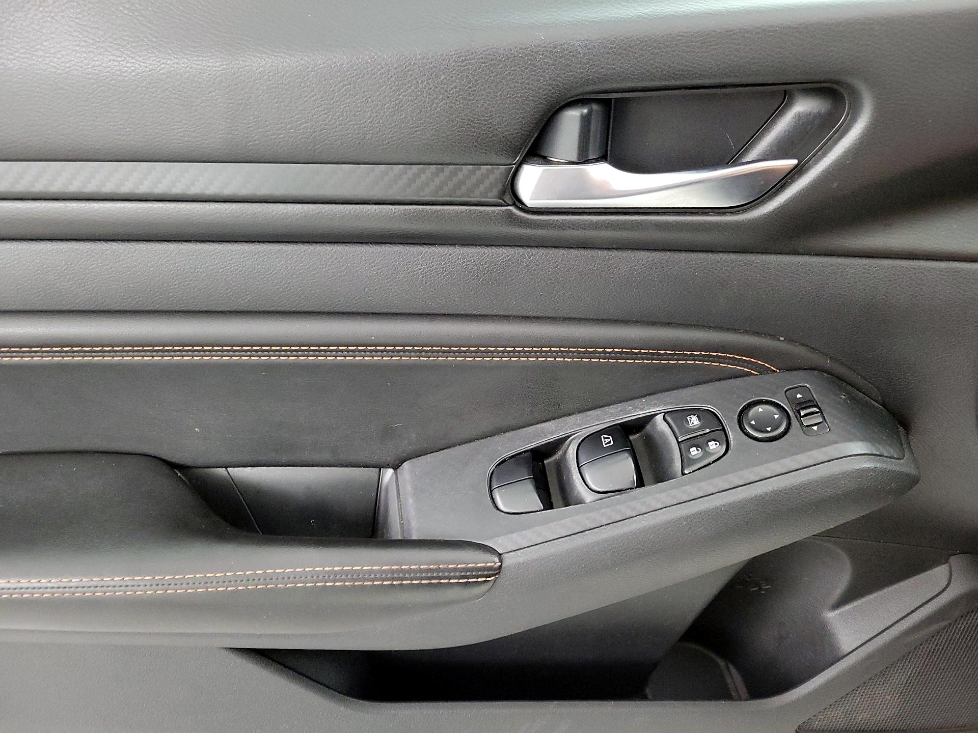 Thumbnail: 2019 Nissan Altima - 12