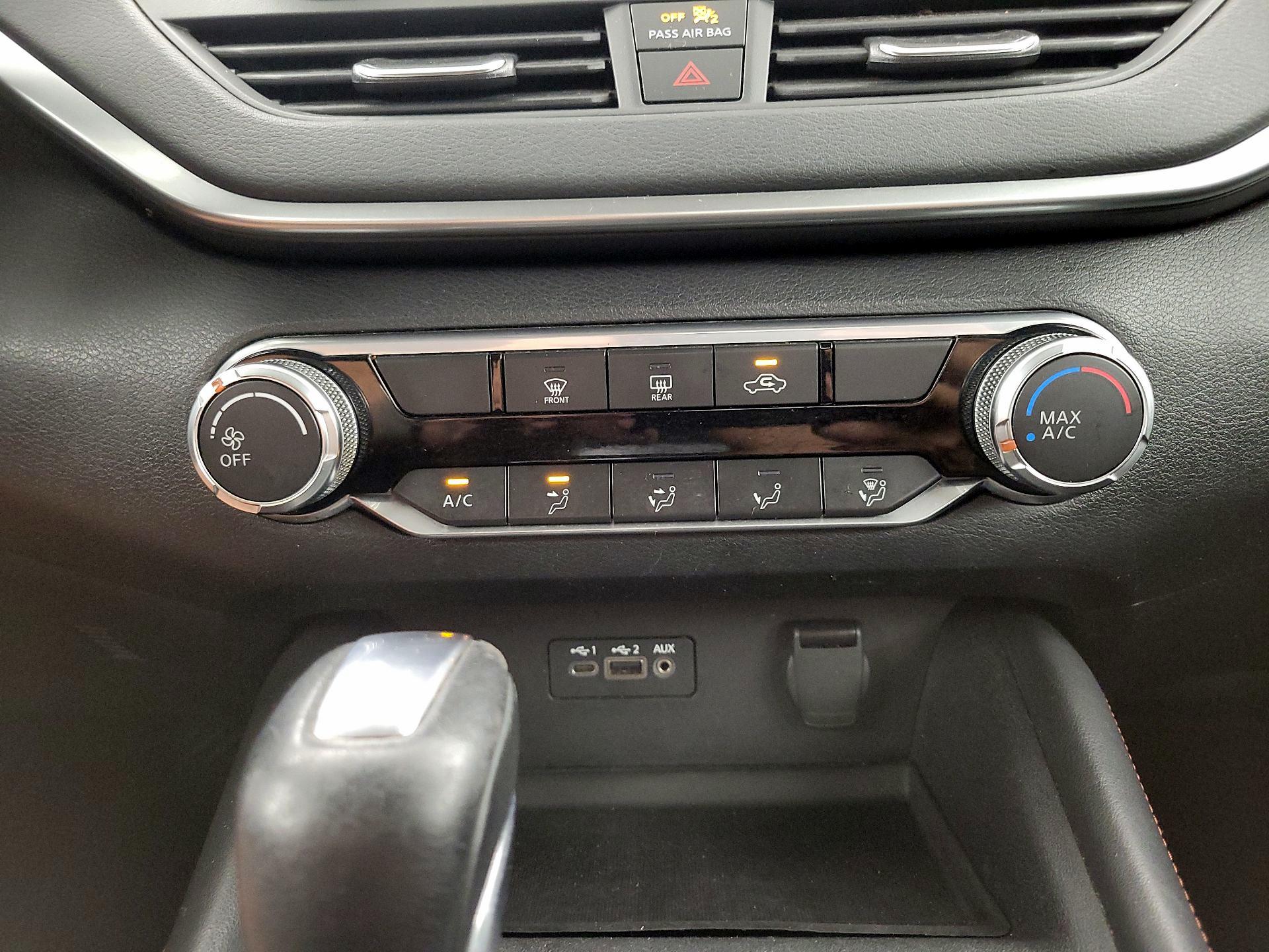 Thumbnail: 2019 Nissan Altima - 16