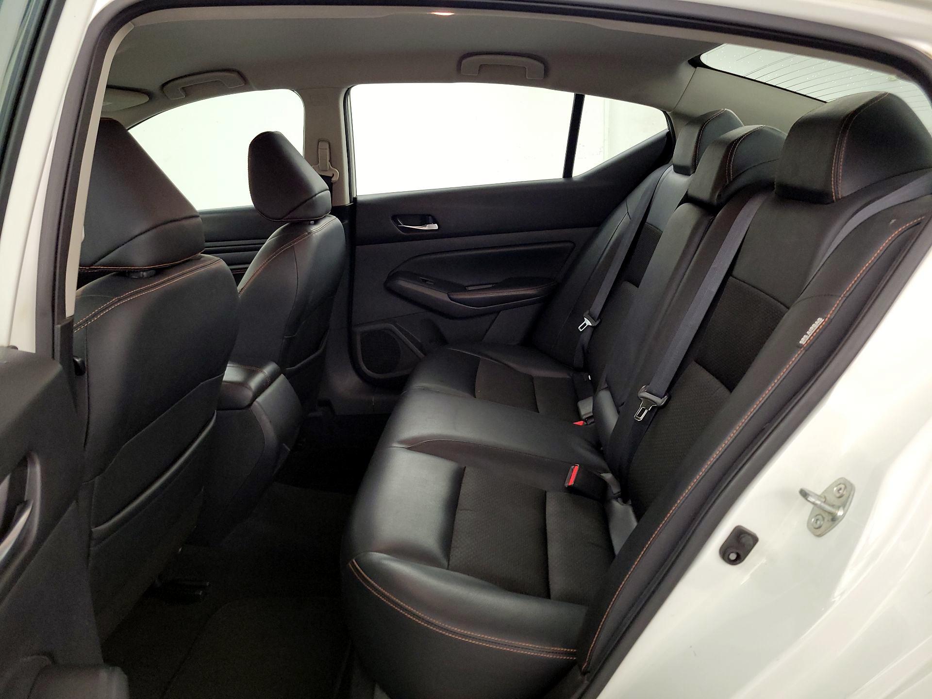 Thumbnail: 2019 Nissan Altima - 18