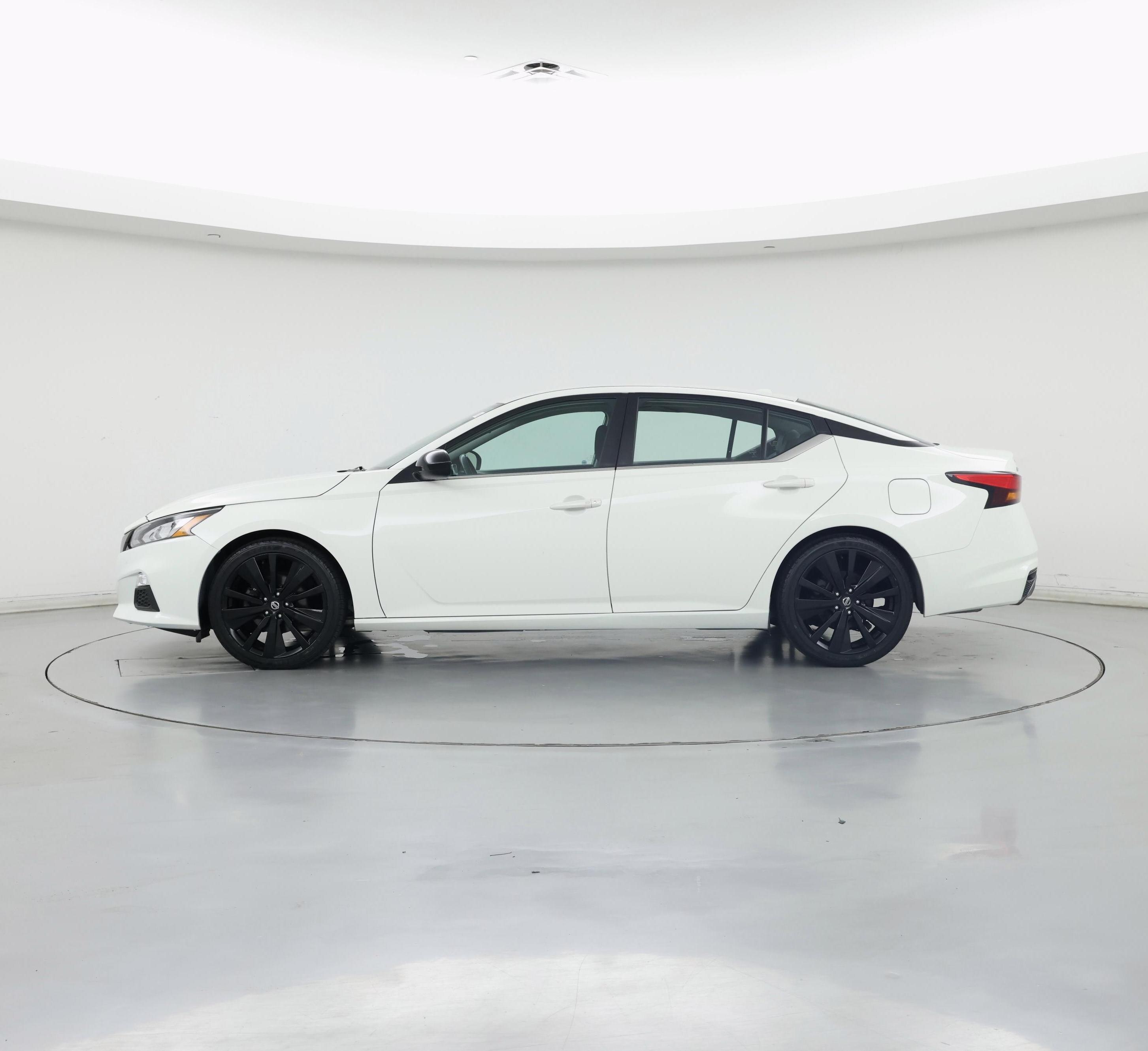 Thumbnail: 2019 Nissan Altima - 3