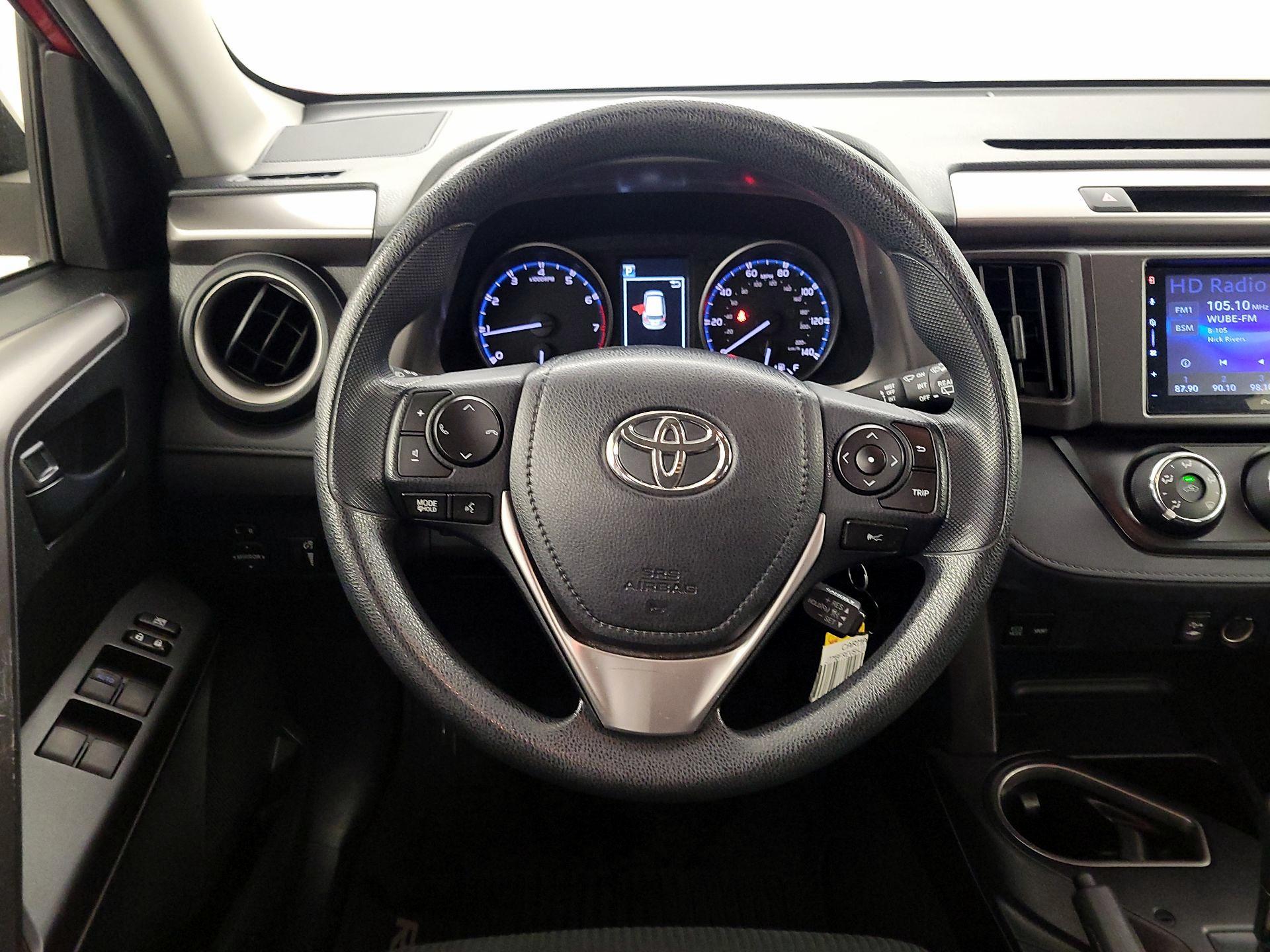 Thumbnail: 2017 Toyota RAV4 - 10