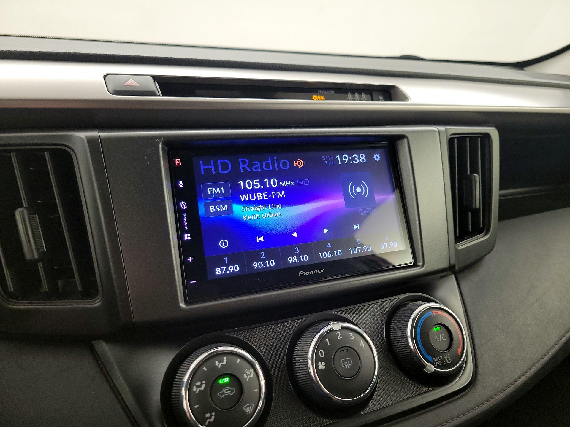 Thumbnail: 2017 Toyota RAV4 - 15