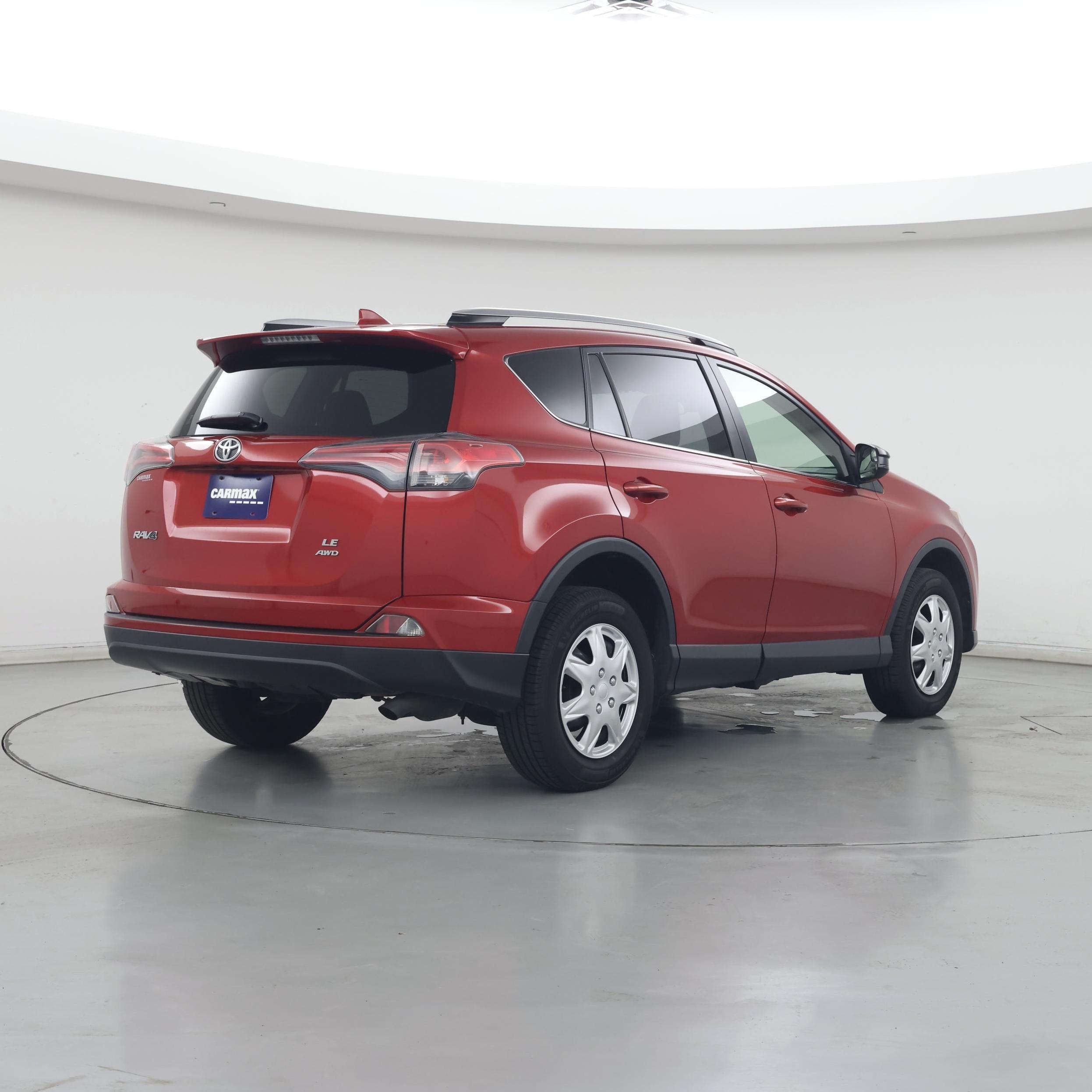Thumbnail: 2017 Toyota RAV4 - 8