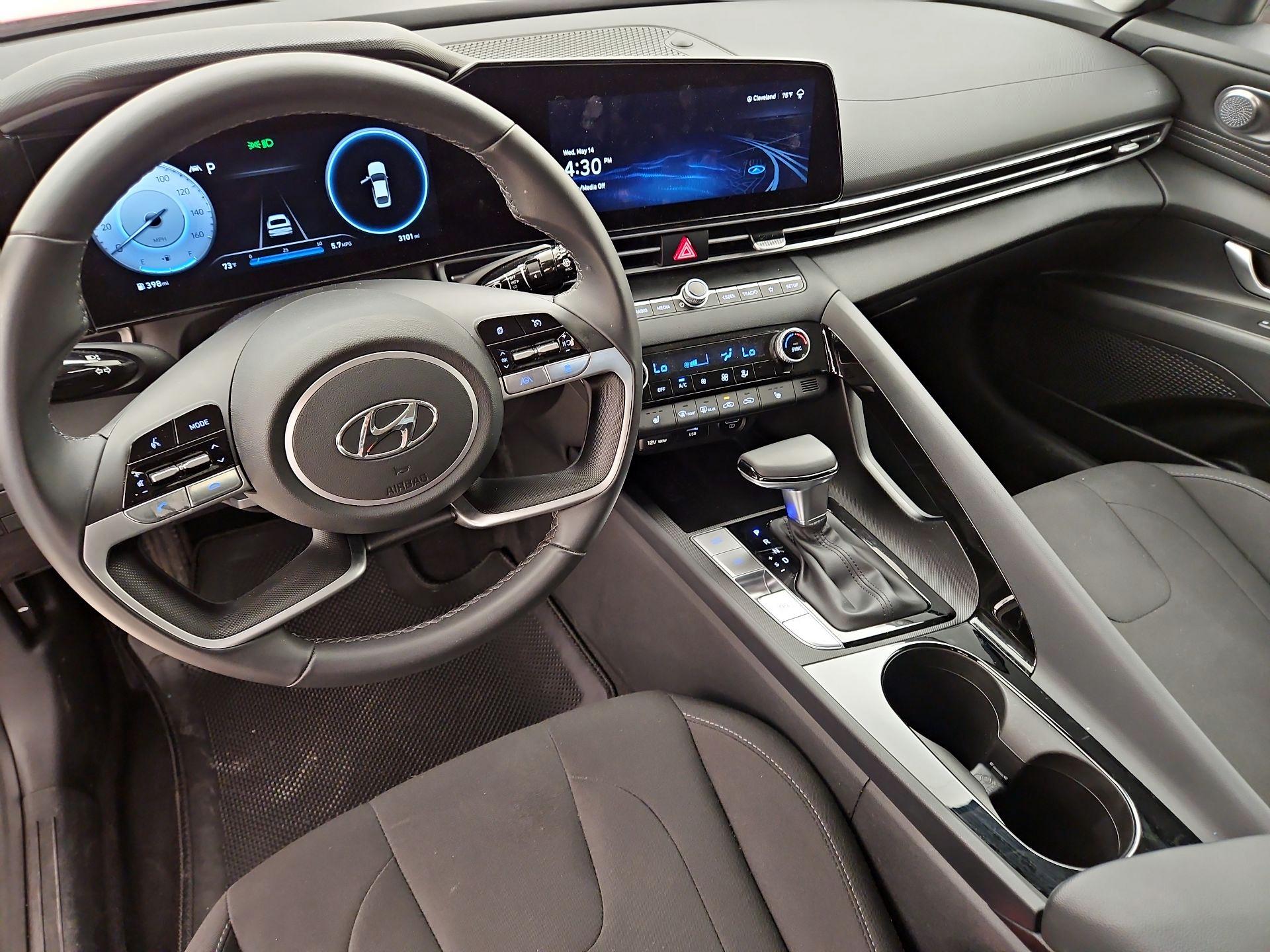 Thumbnail: 2023 Hyundai Elantra - 9