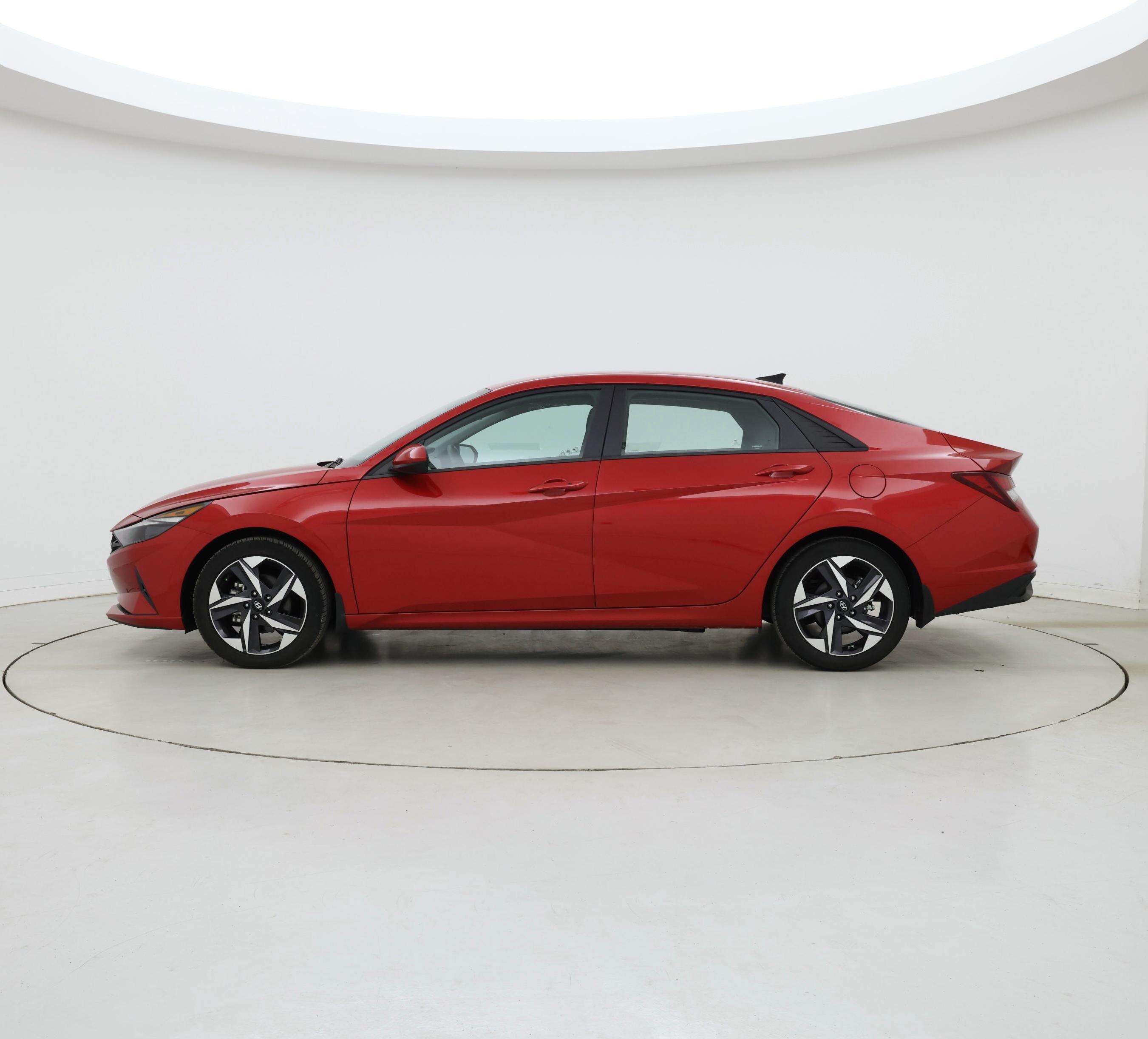 Thumbnail: 2023 Hyundai Elantra - 3