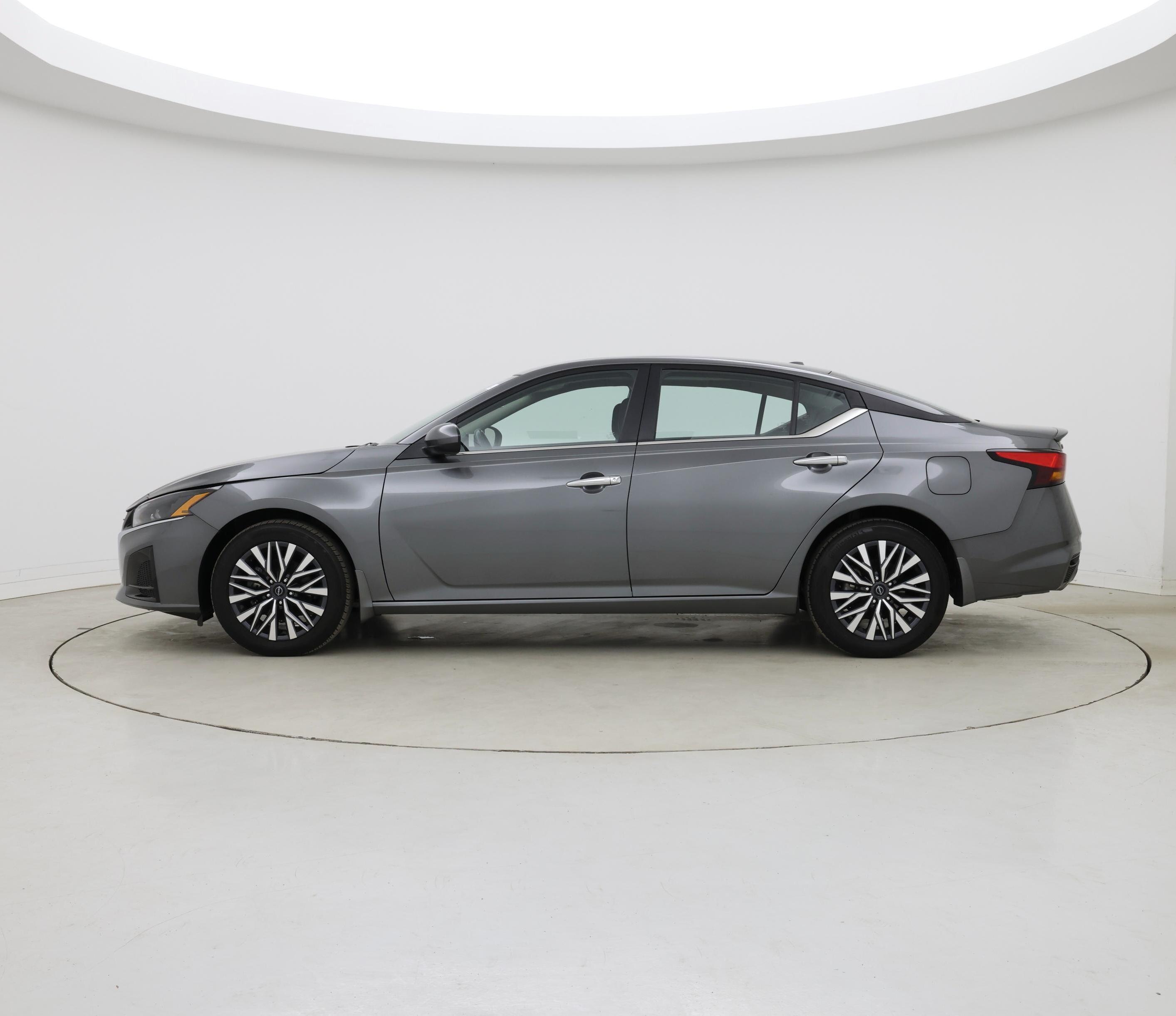 Thumbnail: 2023 Nissan Altima - 3