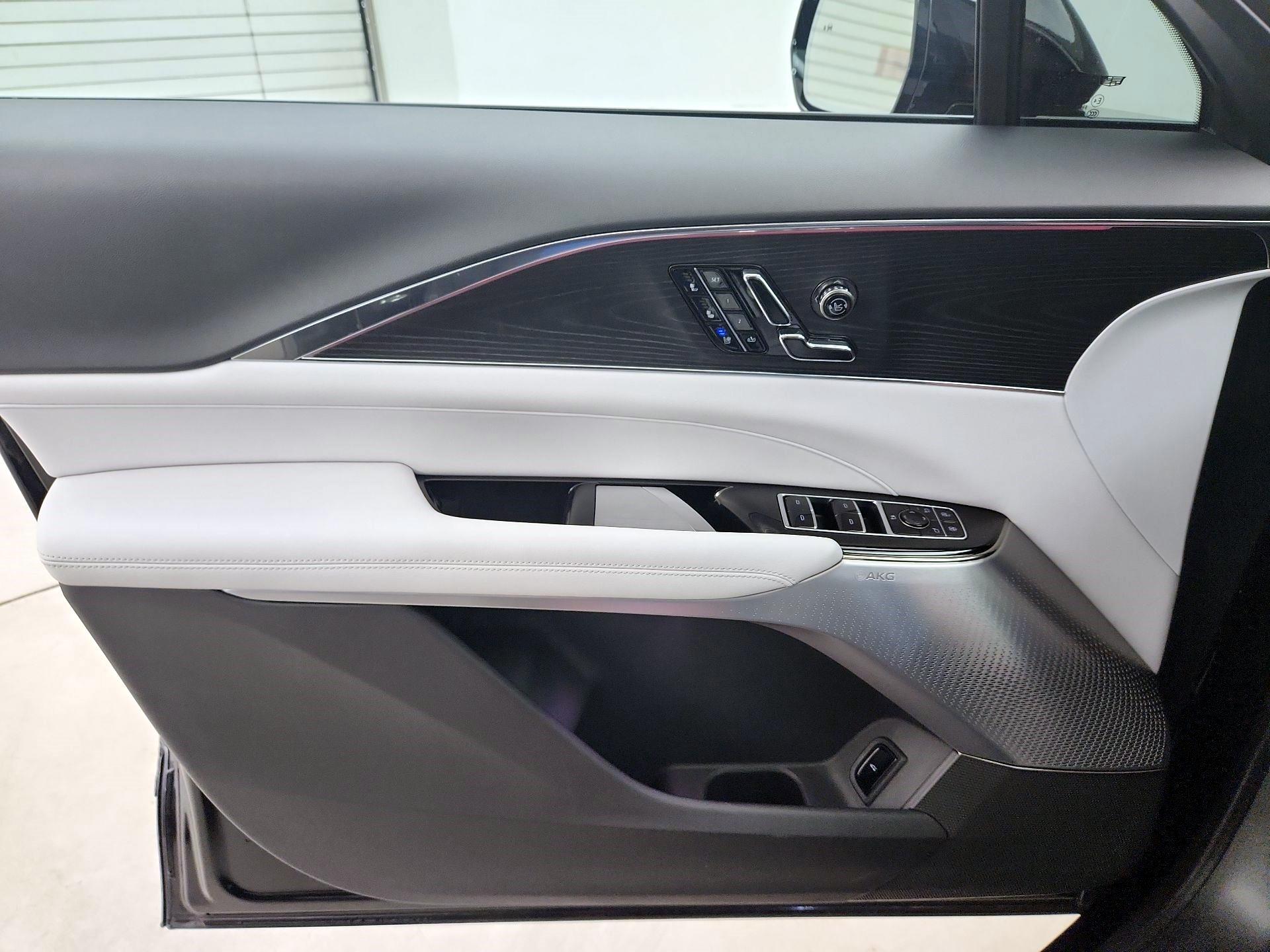 Thumbnail: 2024 Cadillac Lyriq - 12