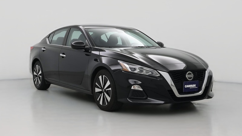 2022 Nissan Altima SV Hero Image