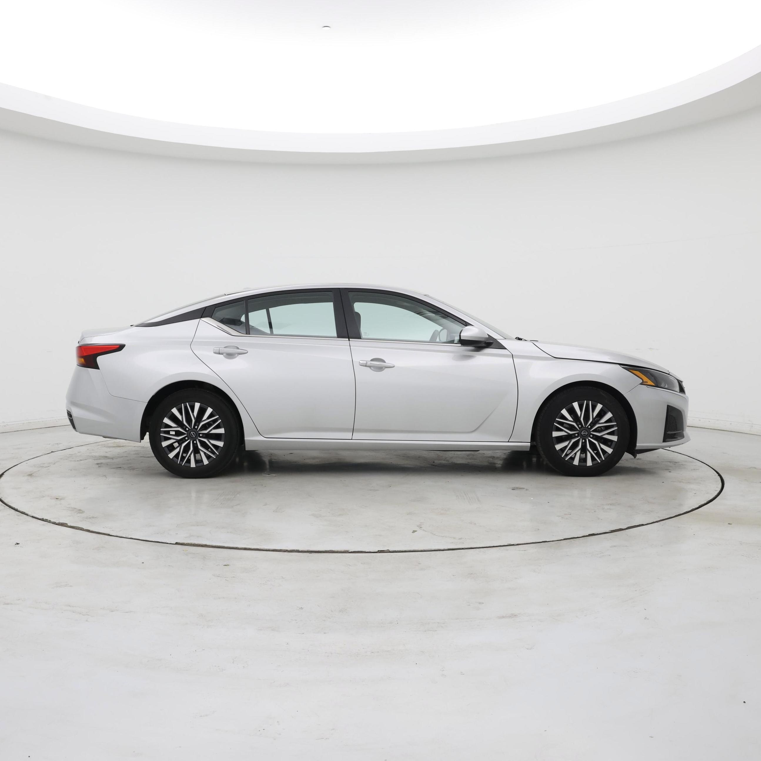 Thumbnail: 2023 Nissan Altima - 7