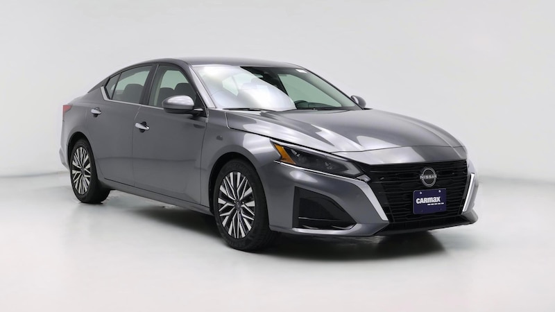 2023 Nissan Altima SV Hero Image