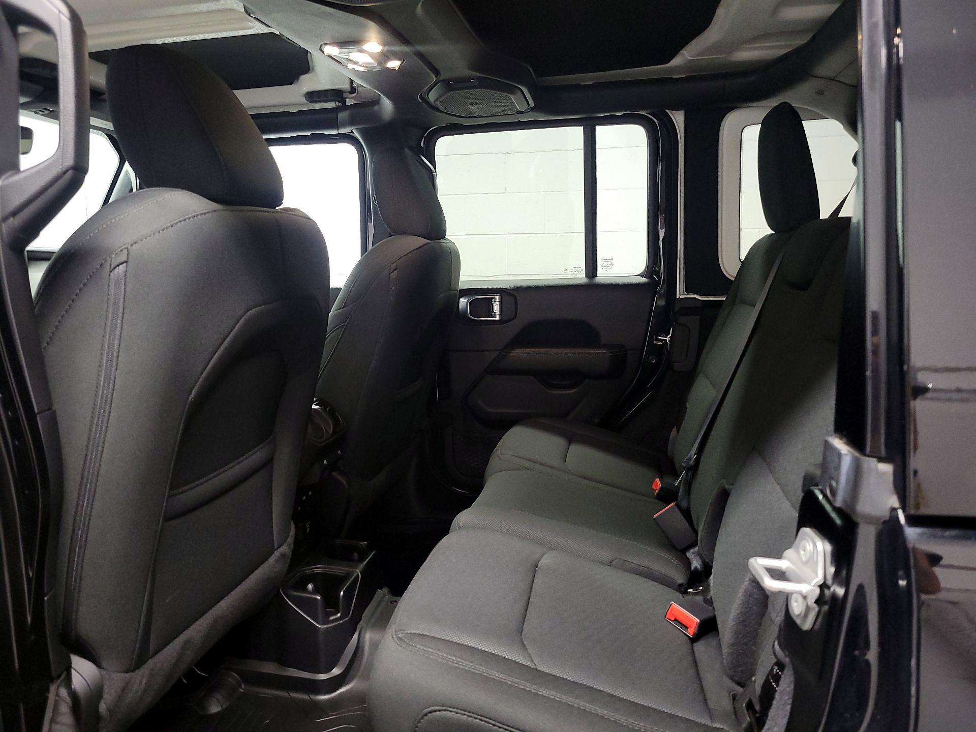 Thumbnail: 2021 Jeep Wrangler - 18