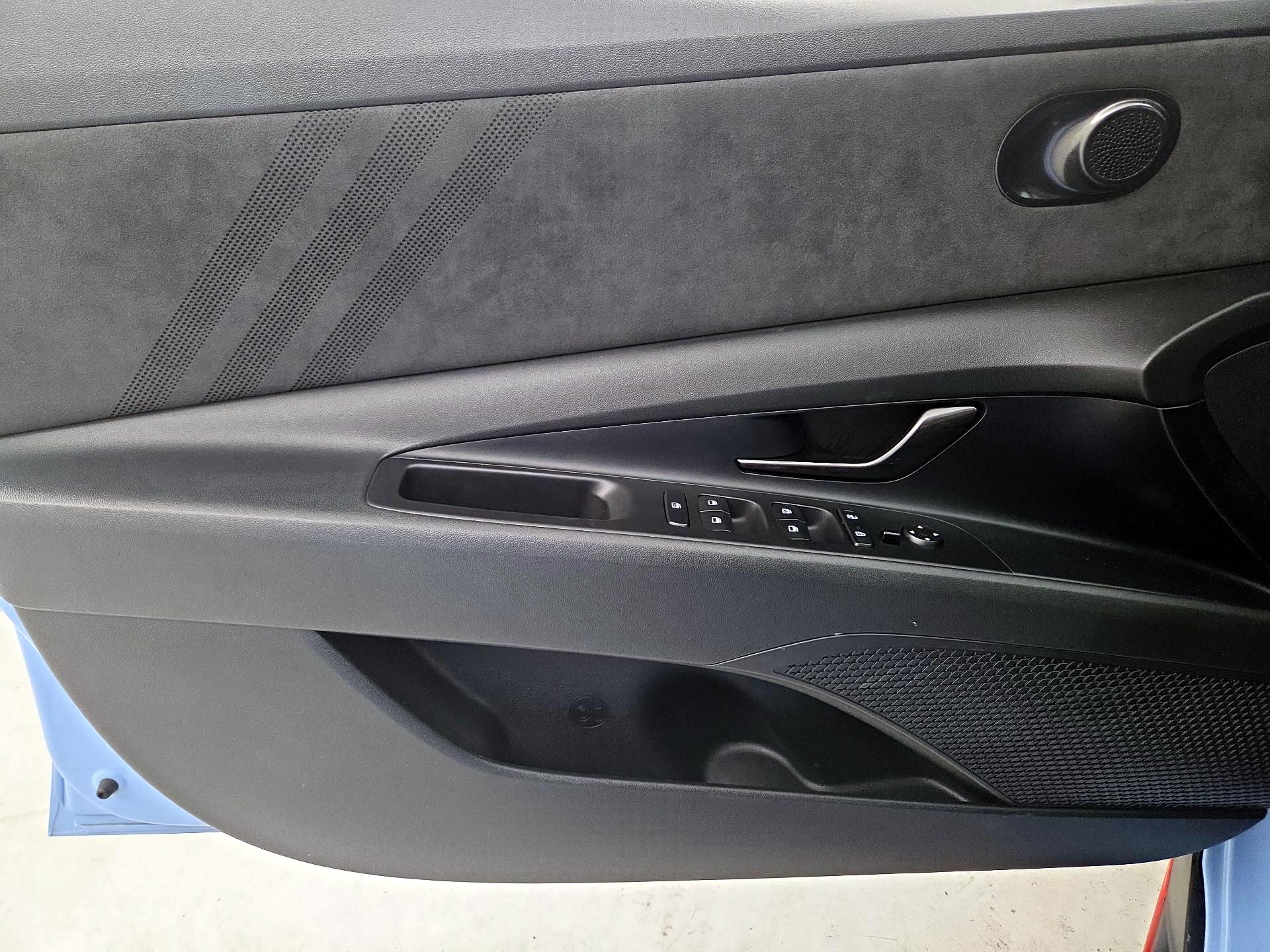 Thumbnail: 2022 Hyundai Elantra - 12