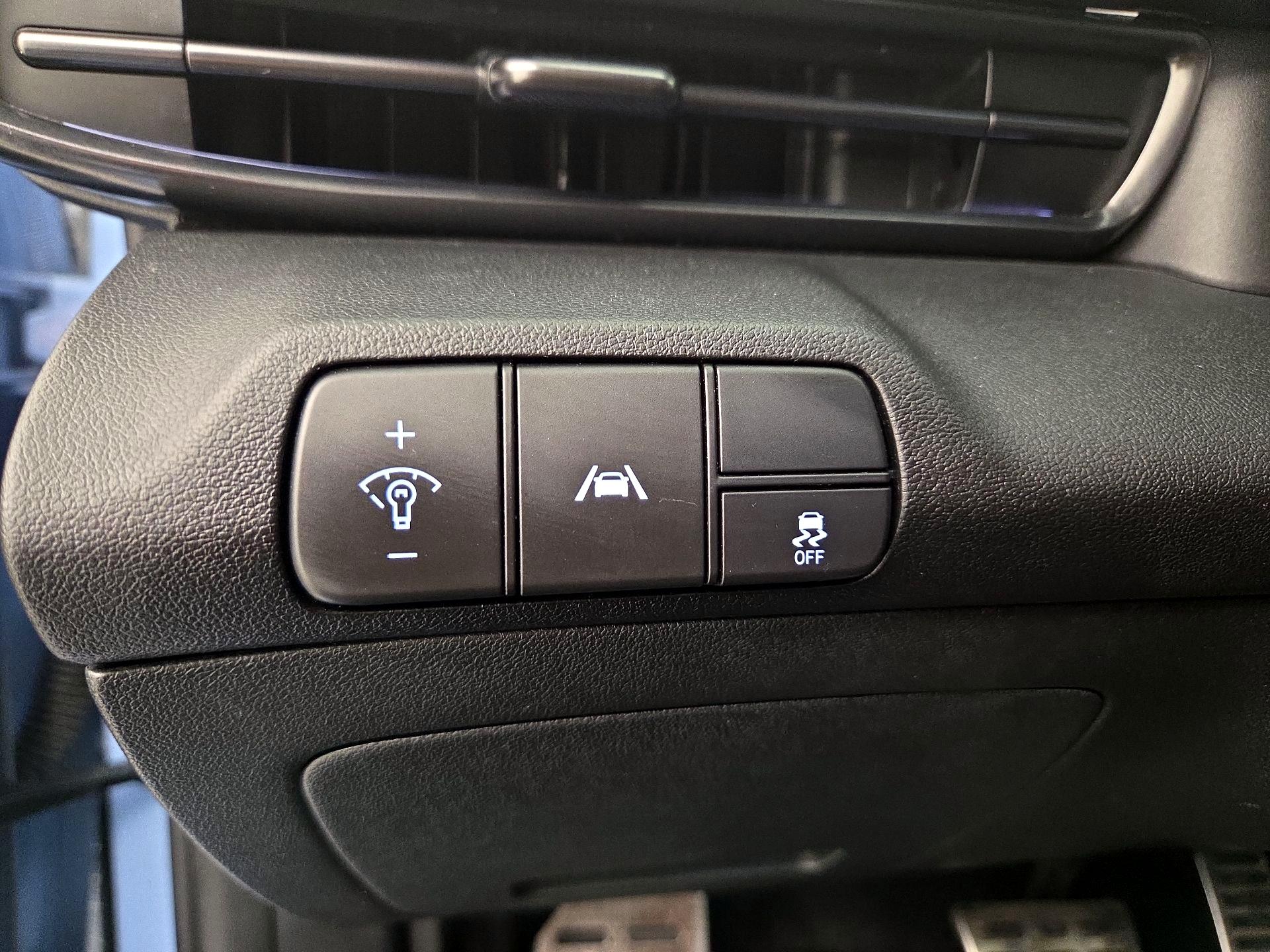 Thumbnail: 2022 Hyundai Elantra - 13