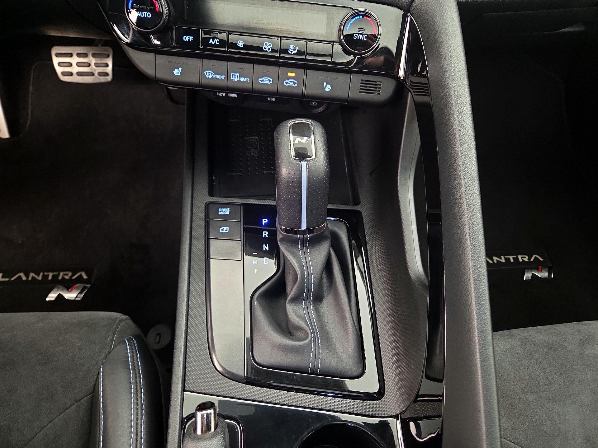 Thumbnail: 2022 Hyundai Elantra - 18