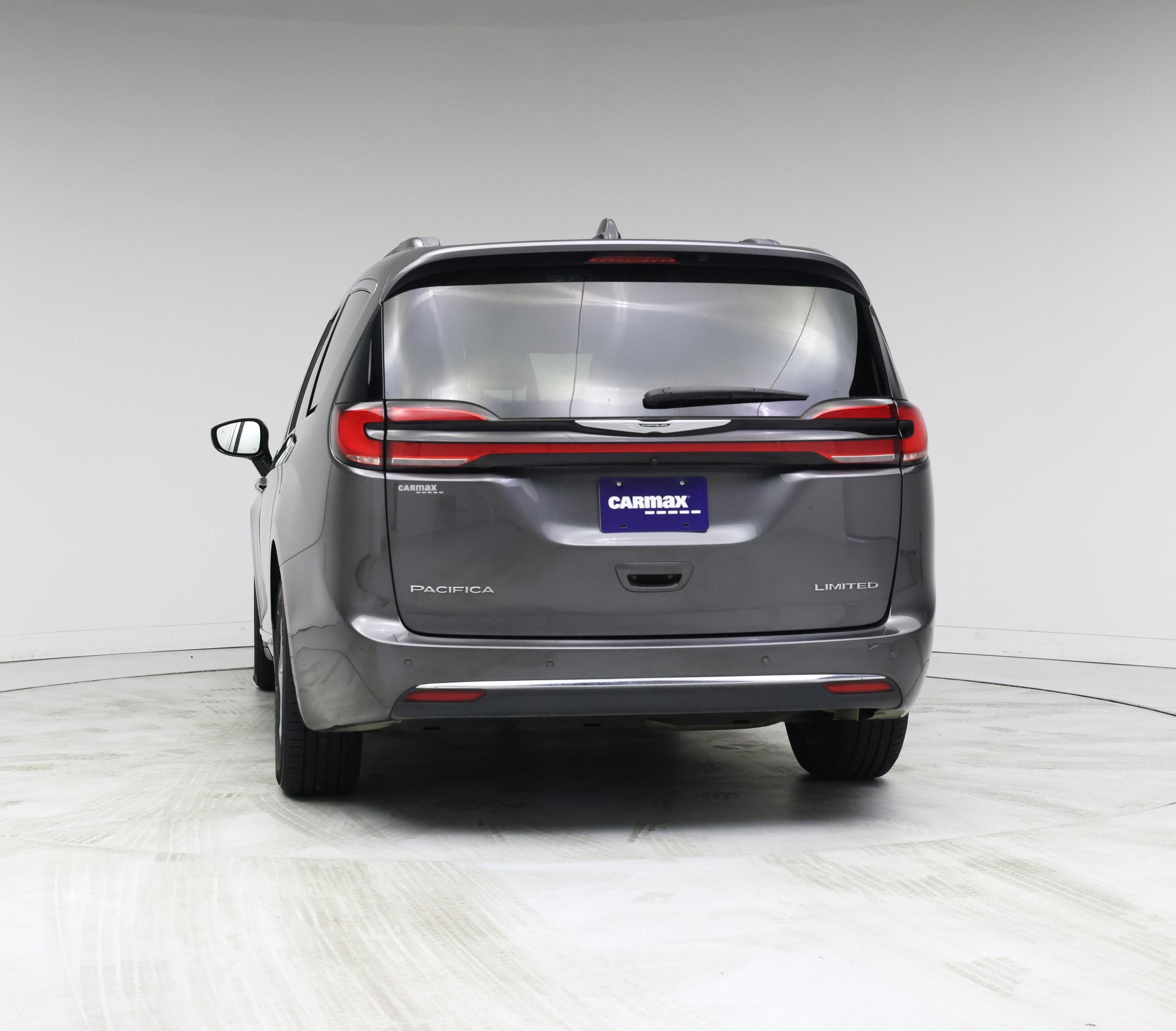 Thumbnail: 2023 Chrysler Pacifica - 6