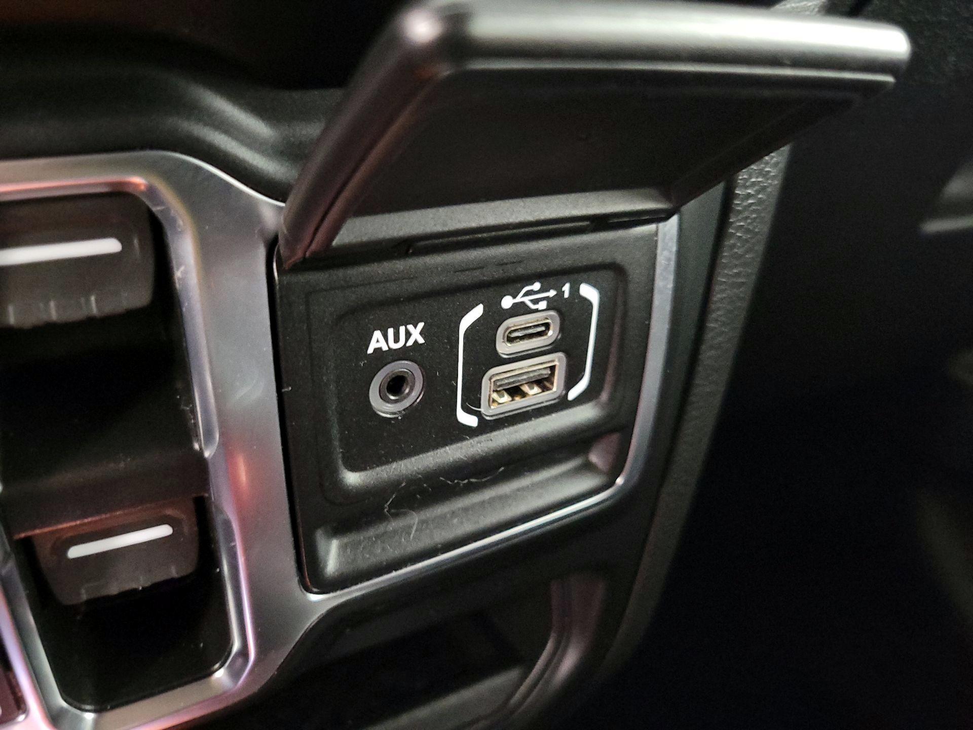 Thumbnail: 2022 Jeep Wrangler - 19