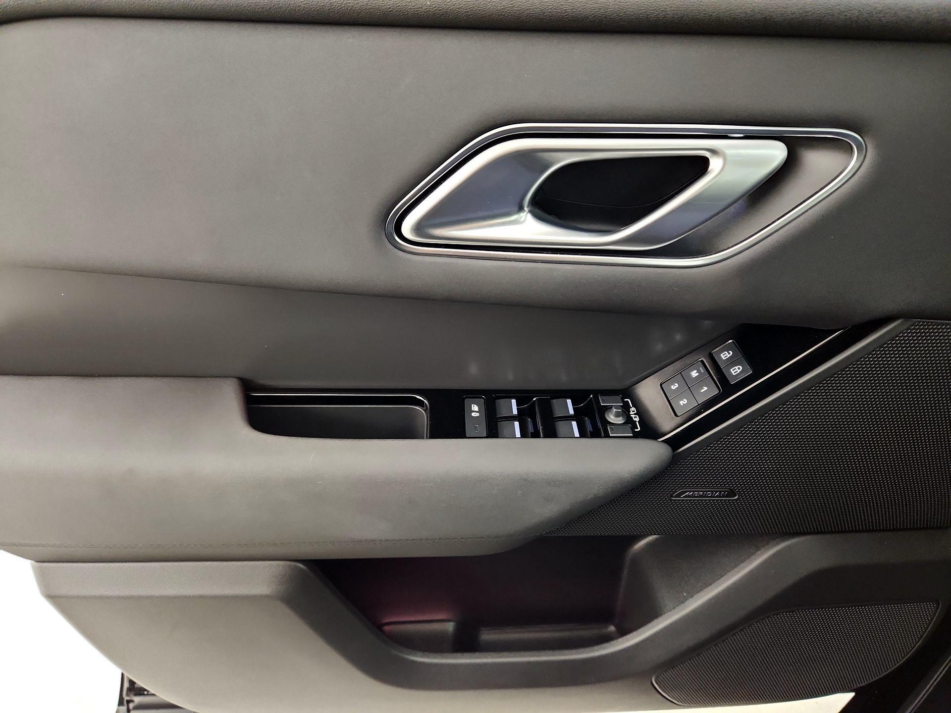 Thumbnail: 2025 Land Rover Range Rover Velar - 12