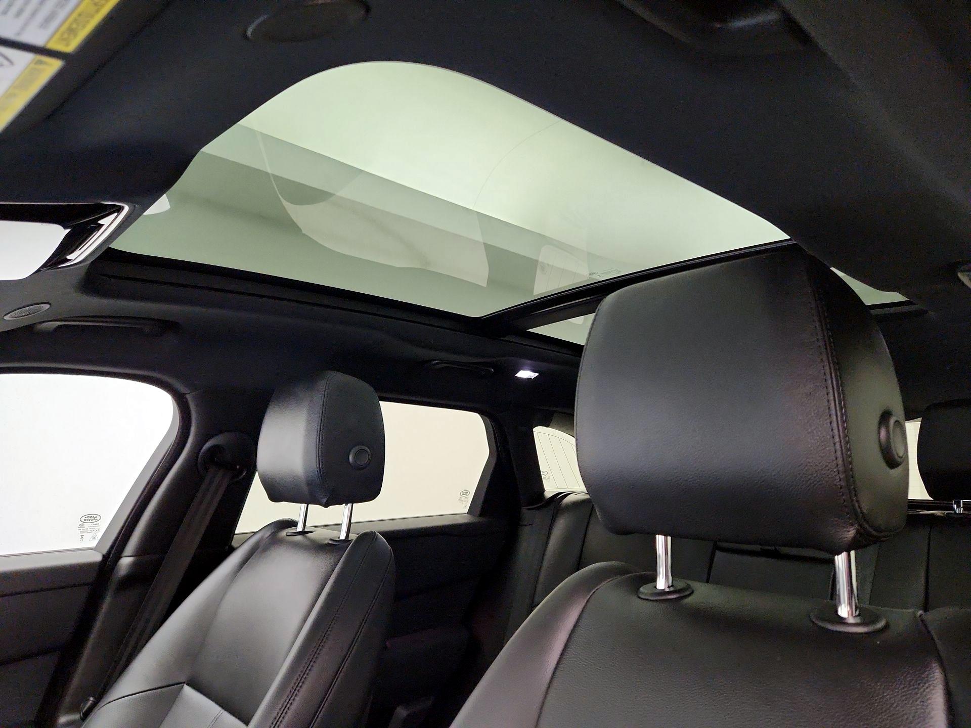 Thumbnail: 2025 Land Rover Range Rover Velar - 20