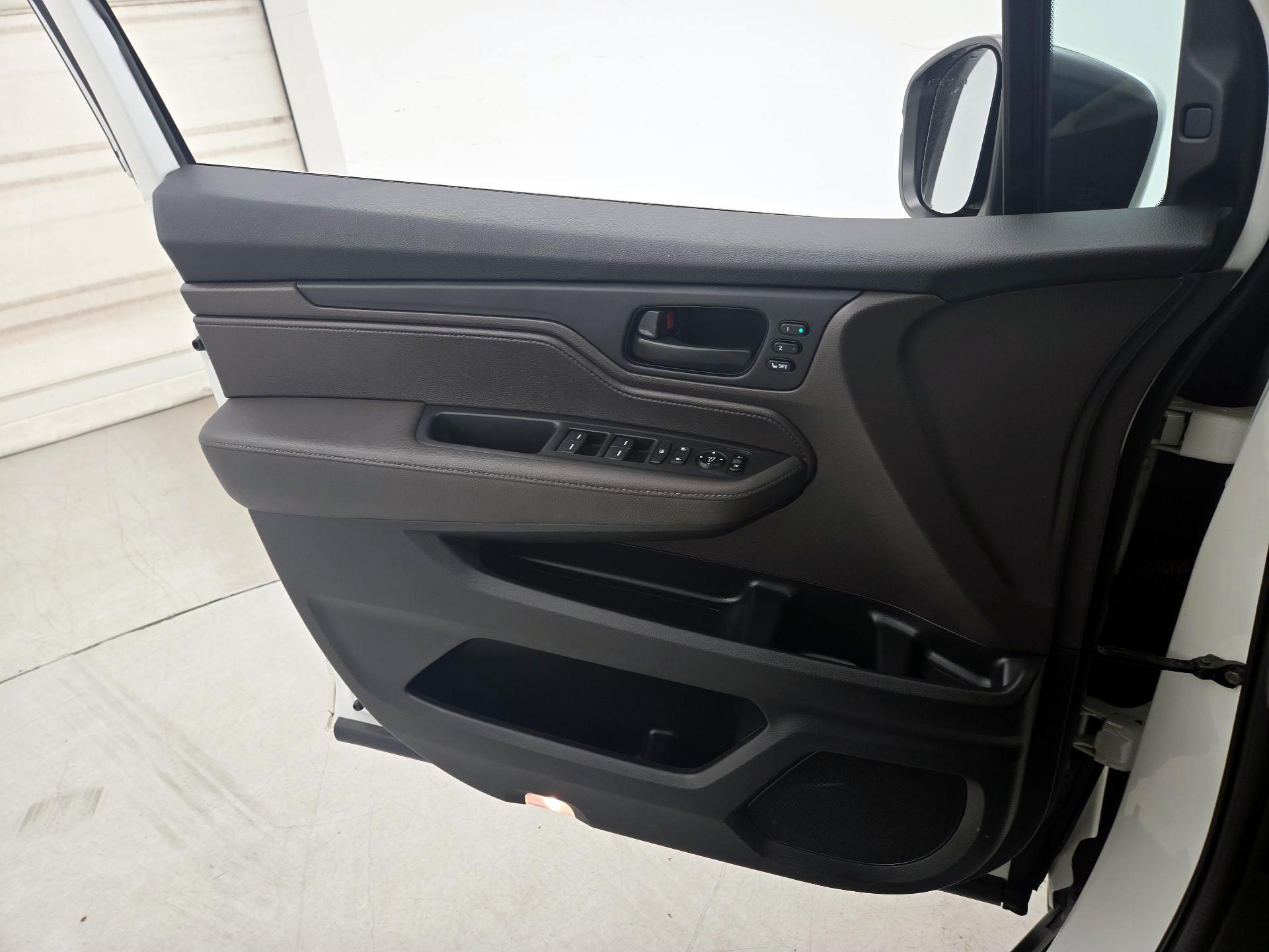 Thumbnail: 2020 Honda Odyssey - 12