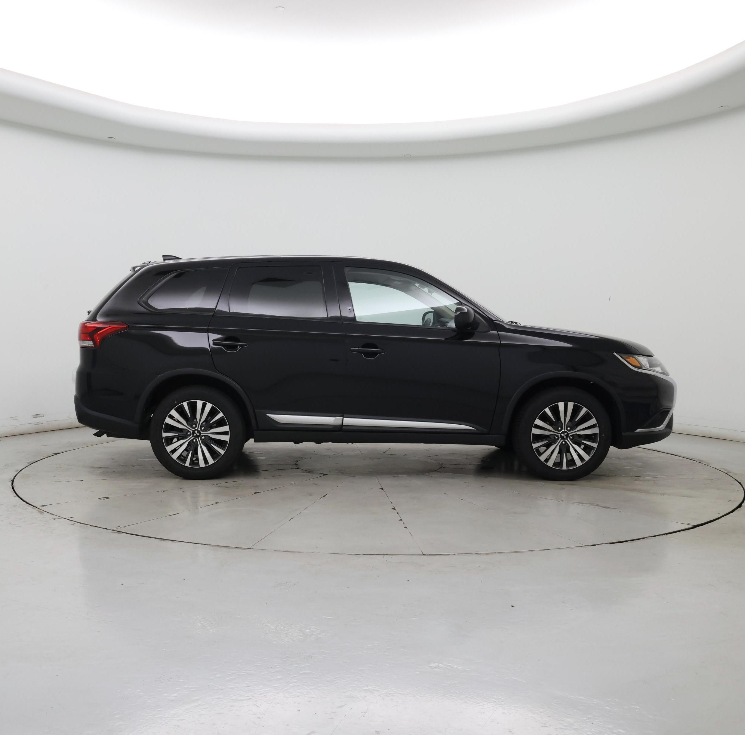 Thumbnail: 2020 Mitsubishi Outlander - 7