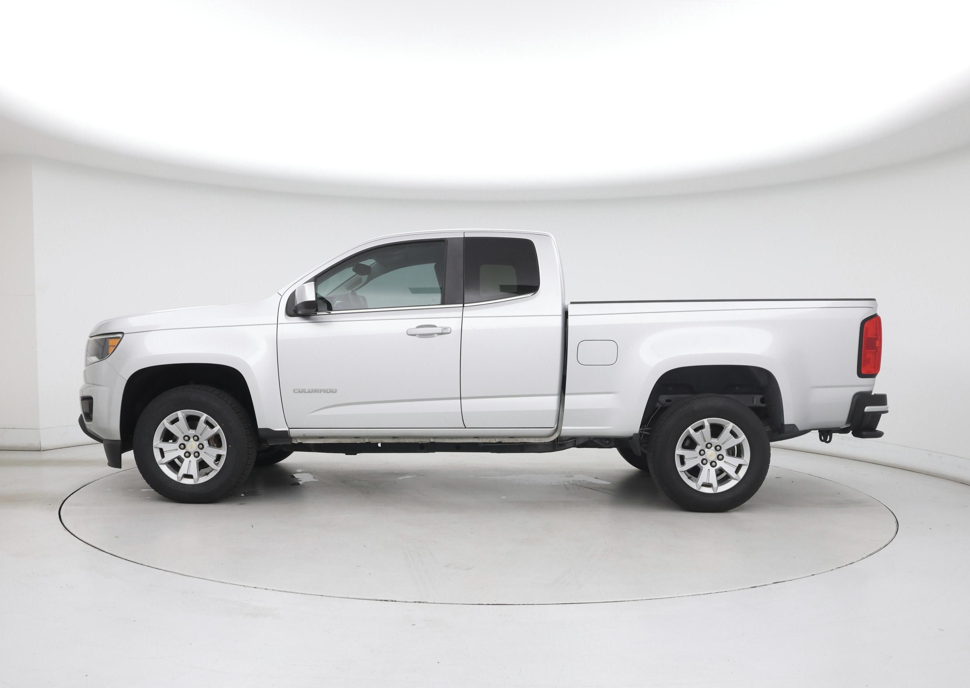 Thumbnail: 2016 Chevrolet Colorado - 3