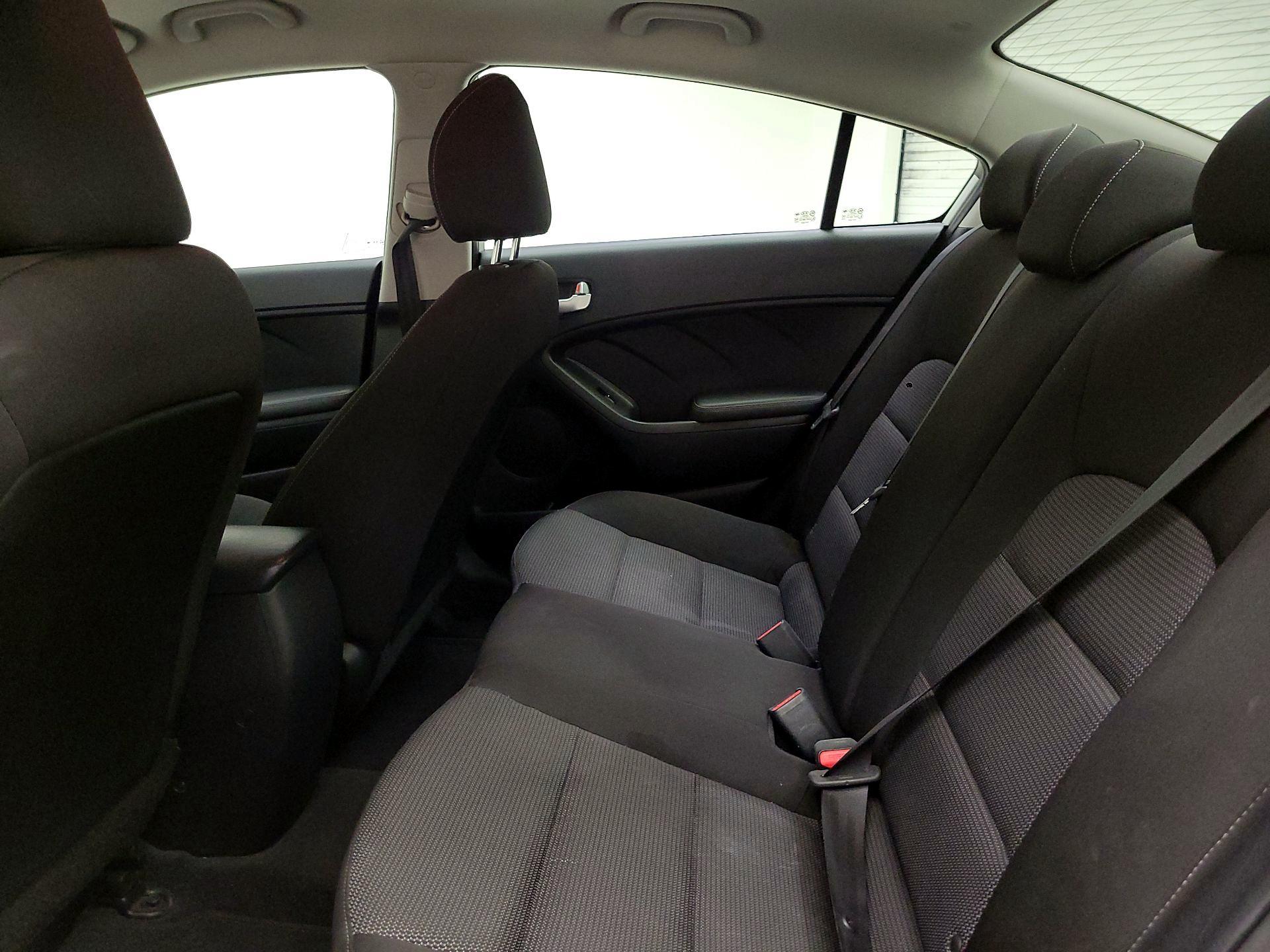 Thumbnail: 2017 Kia Forte - 18