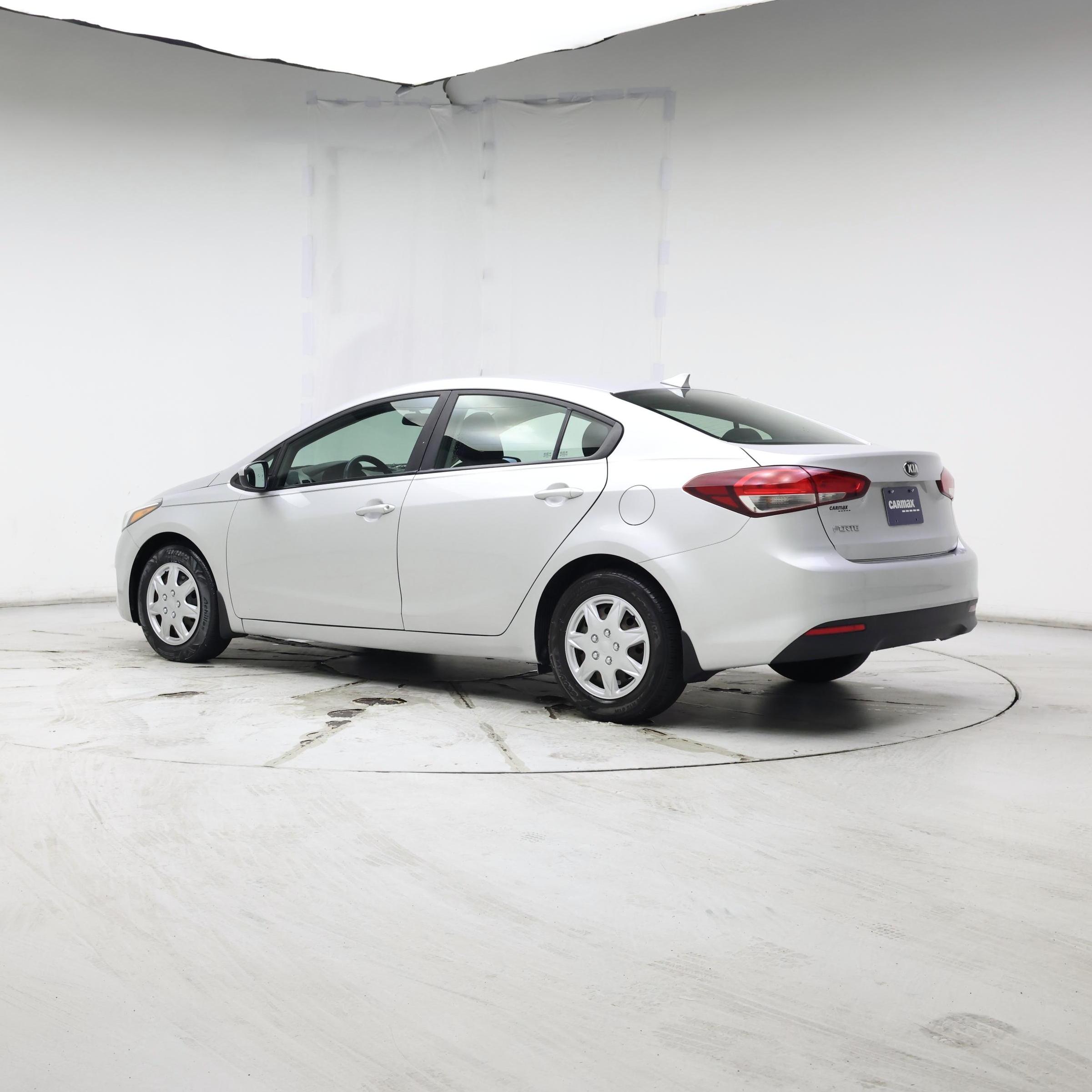 Thumbnail: 2017 Kia Forte - 2