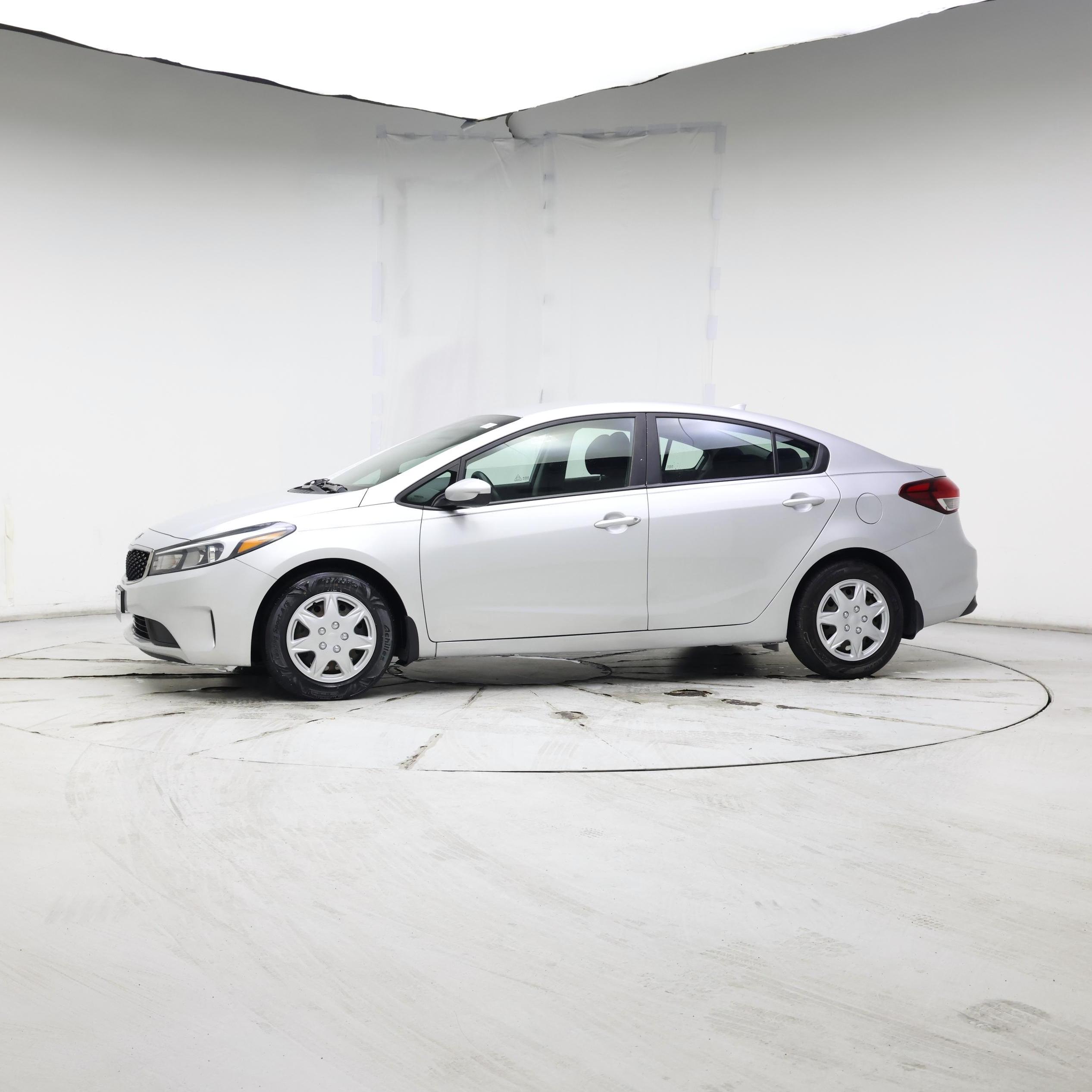 Thumbnail: 2017 Kia Forte - 3
