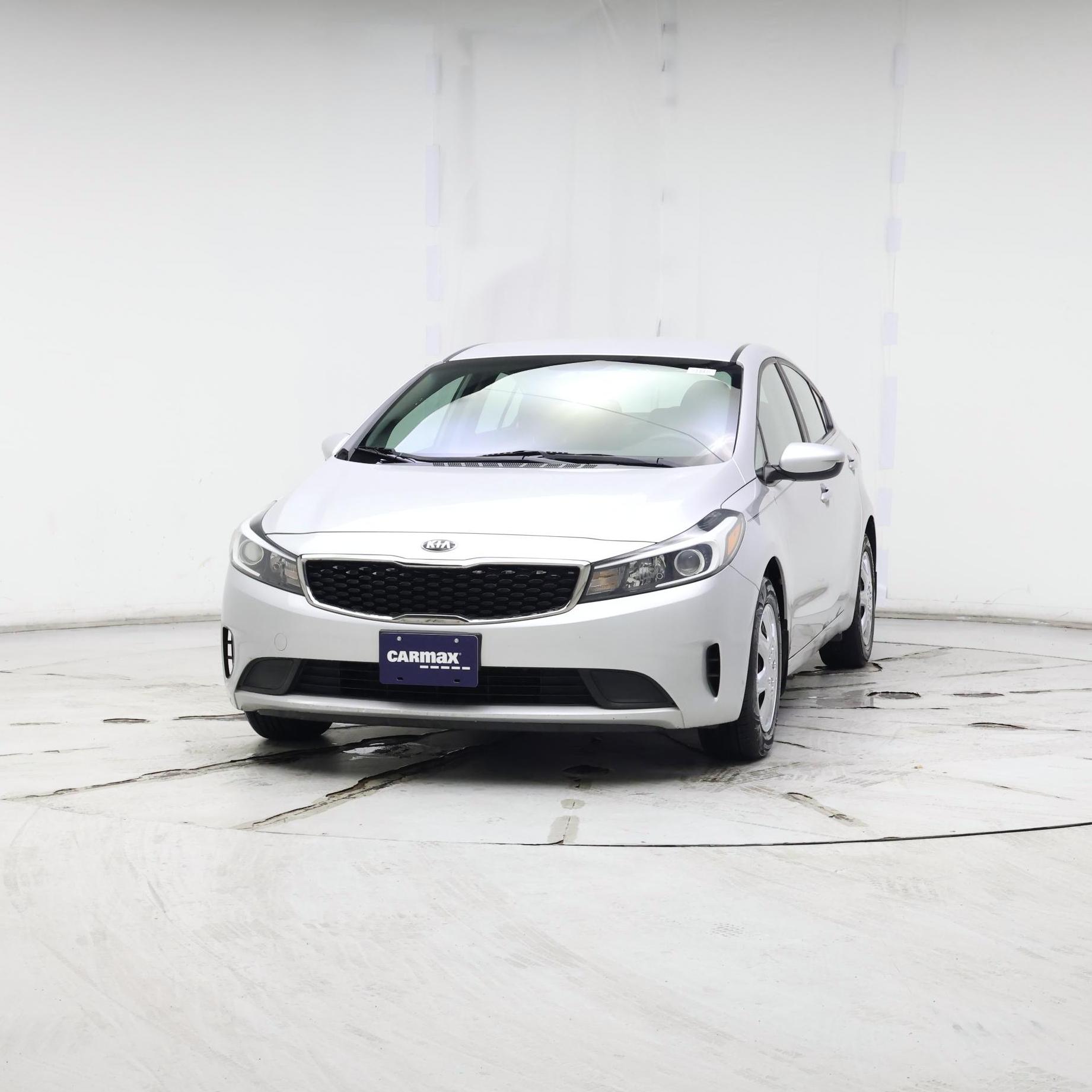 Thumbnail: 2017 Kia Forte - 4