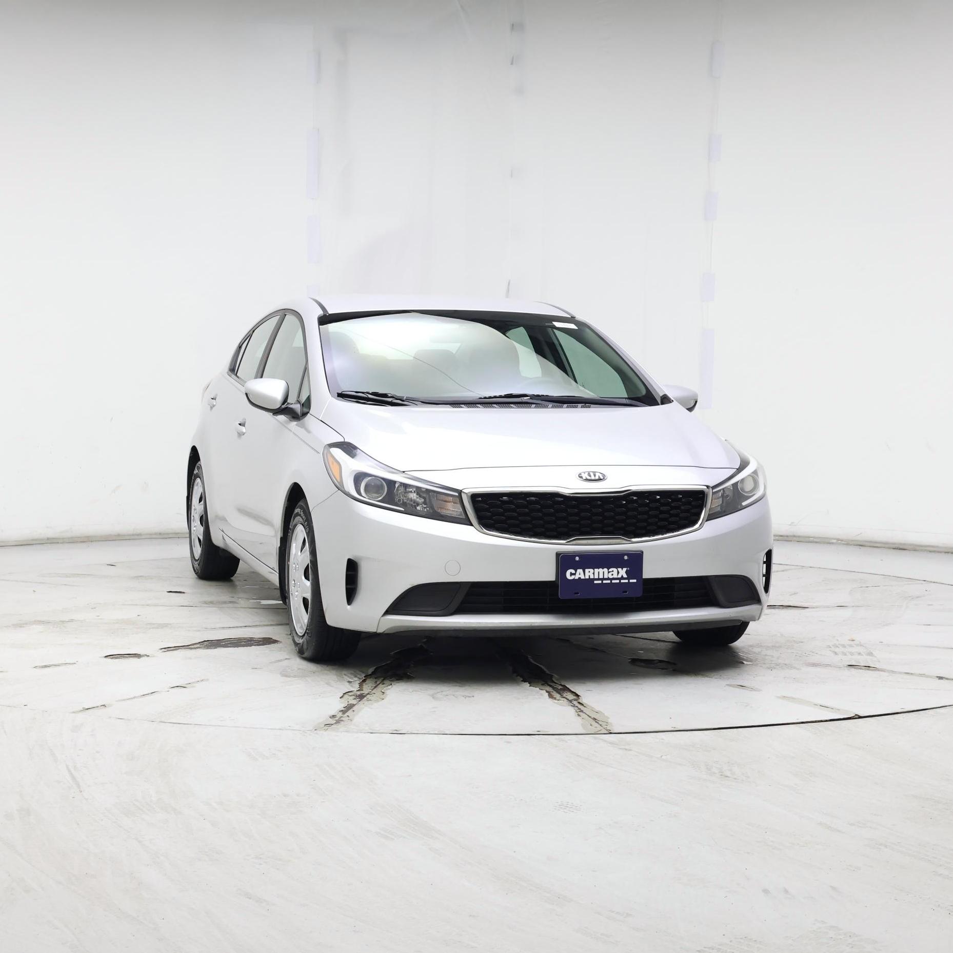 Thumbnail: 2017 Kia Forte - 5