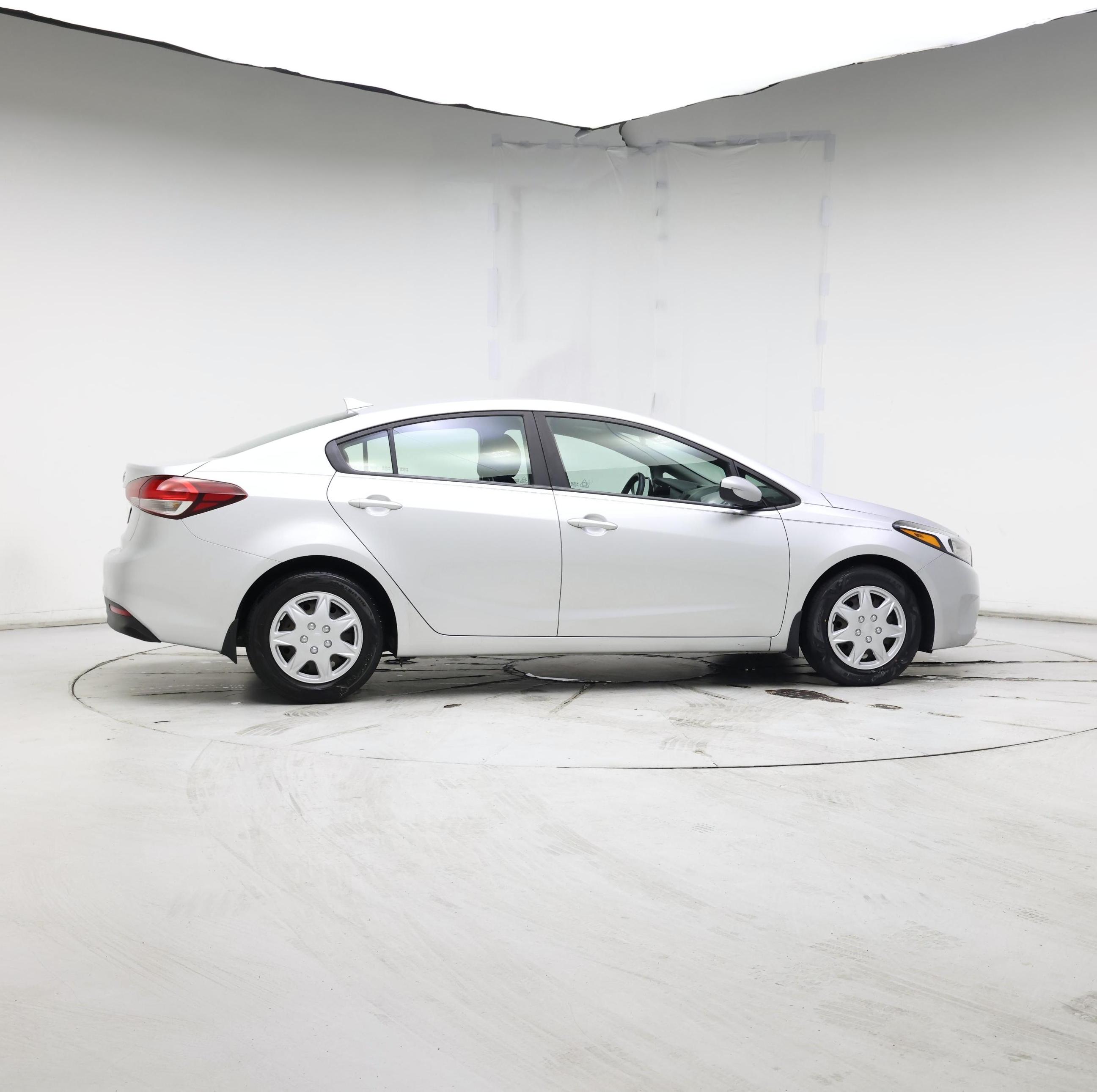 Thumbnail: 2017 Kia Forte - 7