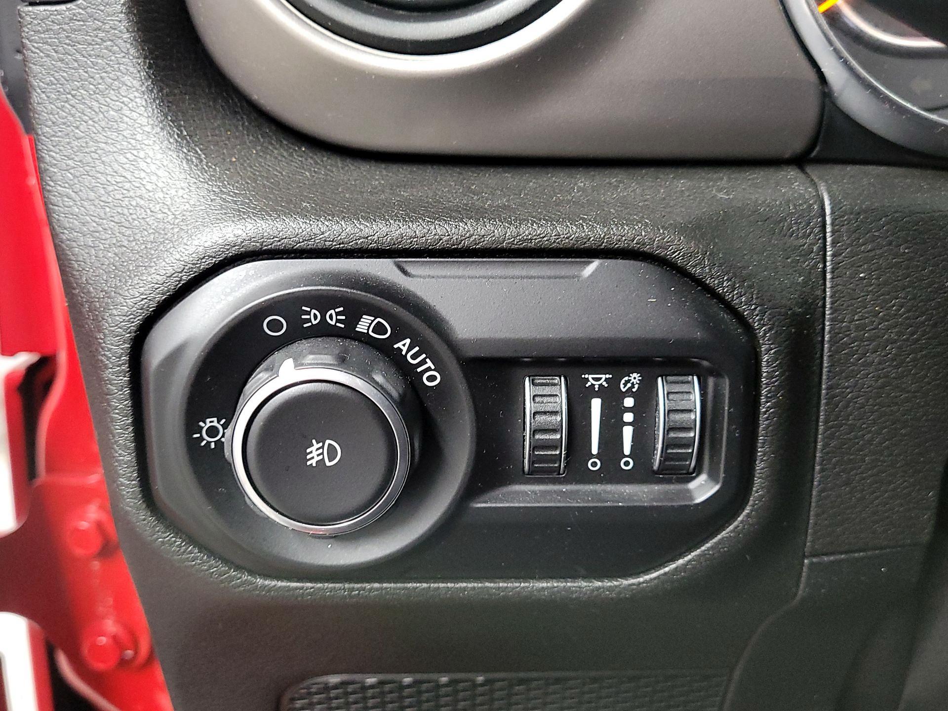 Thumbnail: 2020 Jeep Wrangler - 13