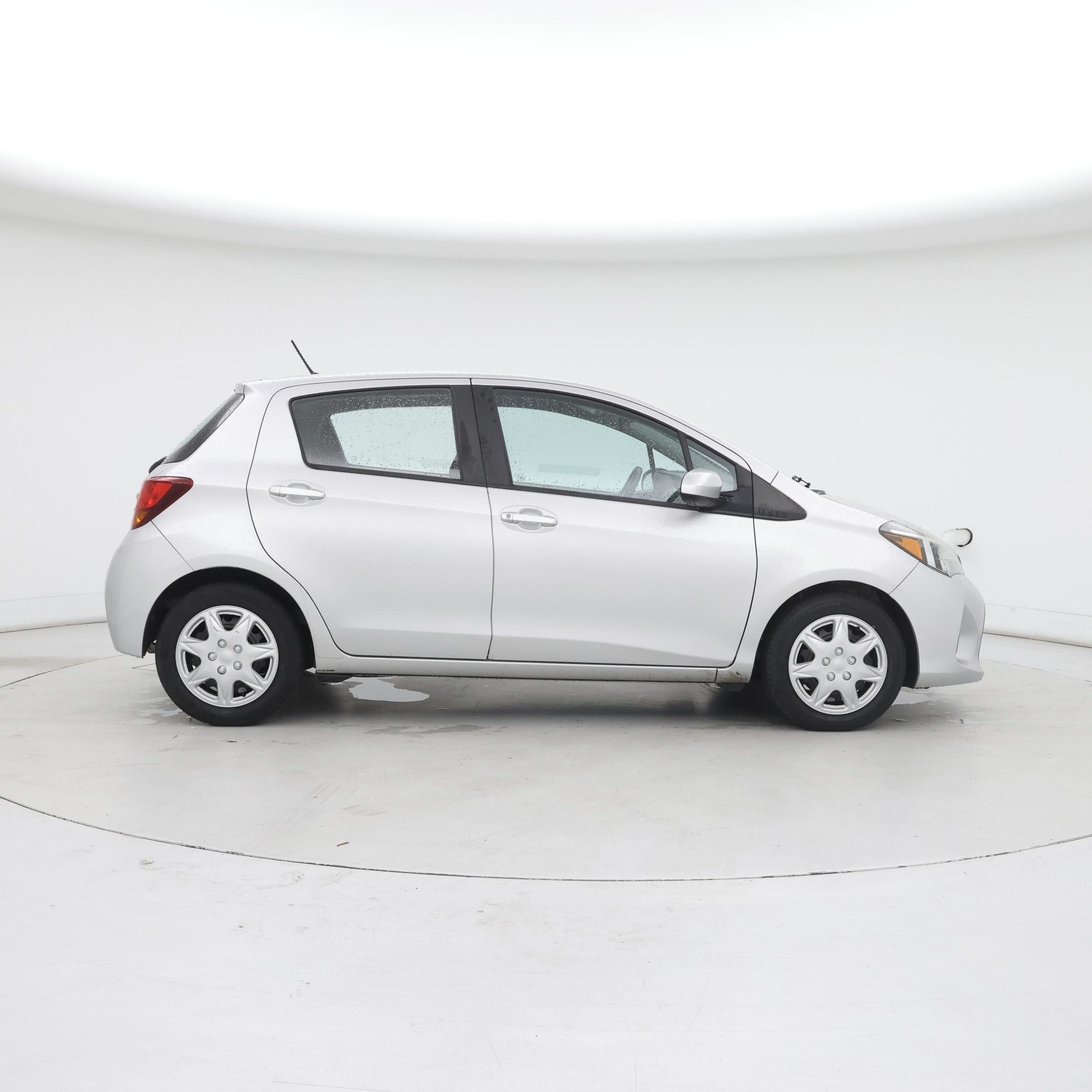 Thumbnail: 2017 Toyota Yaris - 7