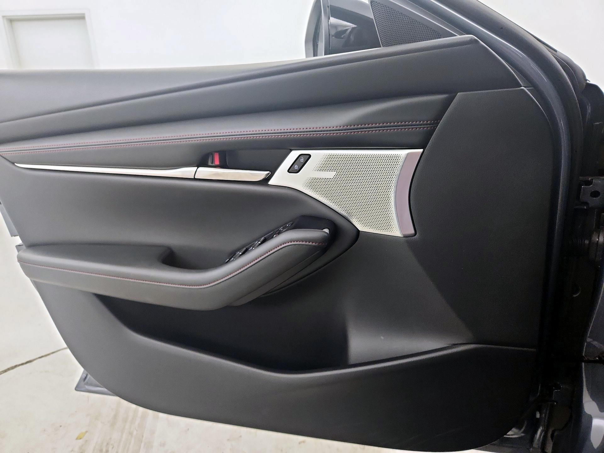 Thumbnail: 2023 Mazda Mazda3 - 12