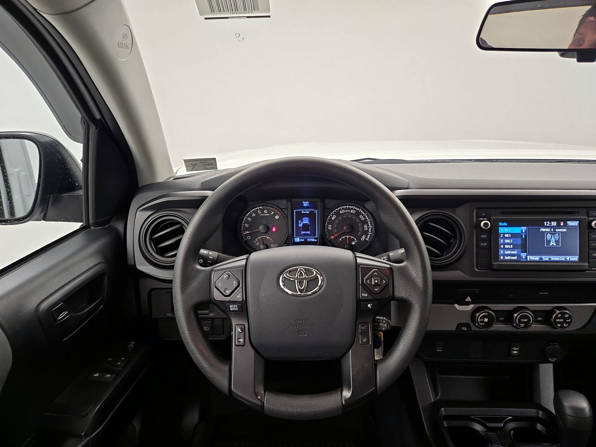 Thumbnail: 2019 Toyota Tacoma - 10