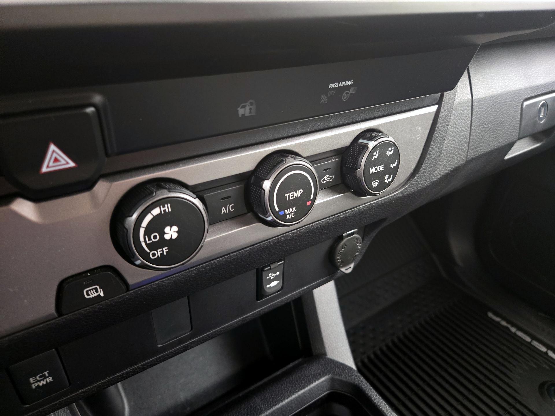 Thumbnail: 2019 Toyota Tacoma - 16