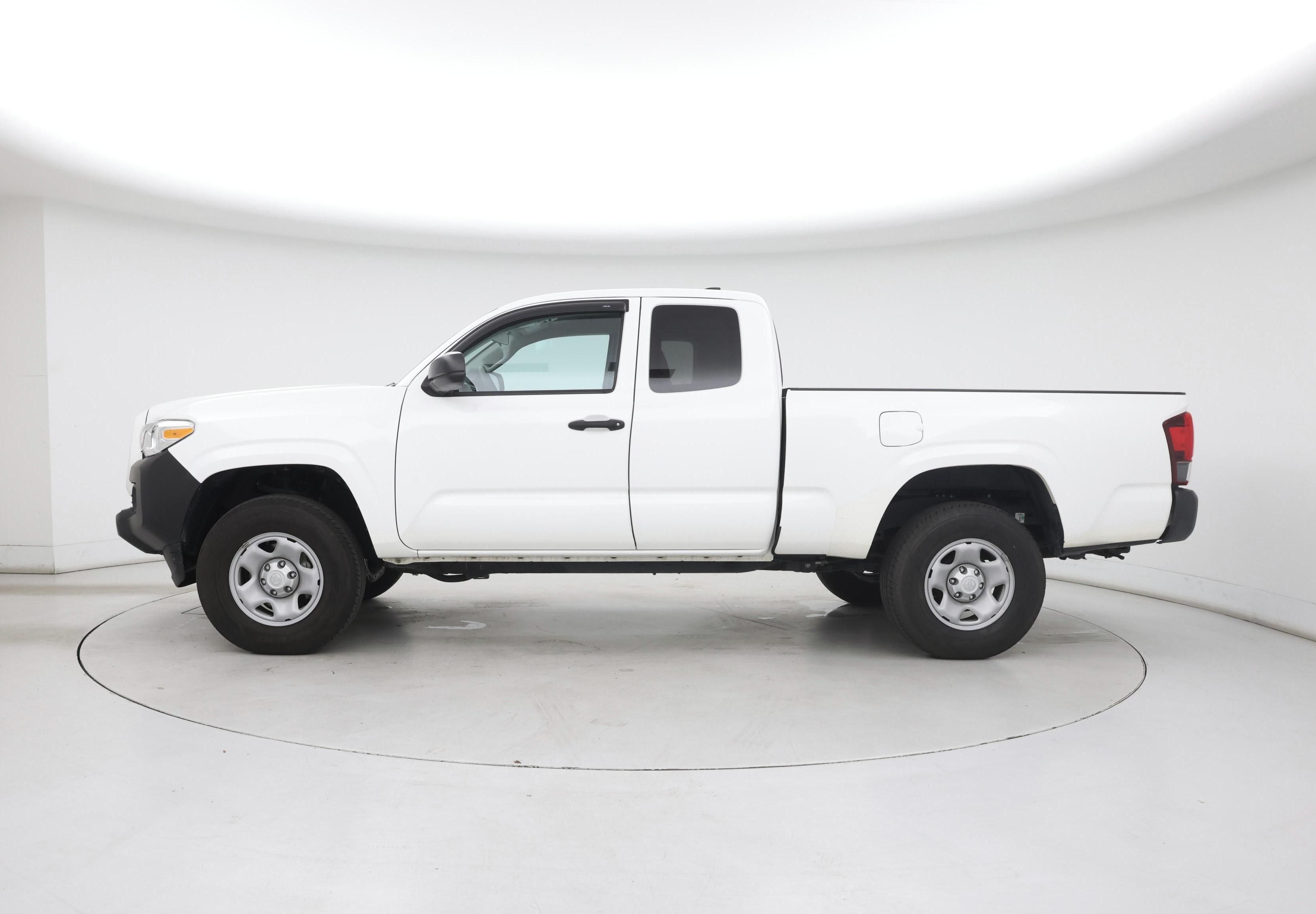 Thumbnail: 2019 Toyota Tacoma - 3