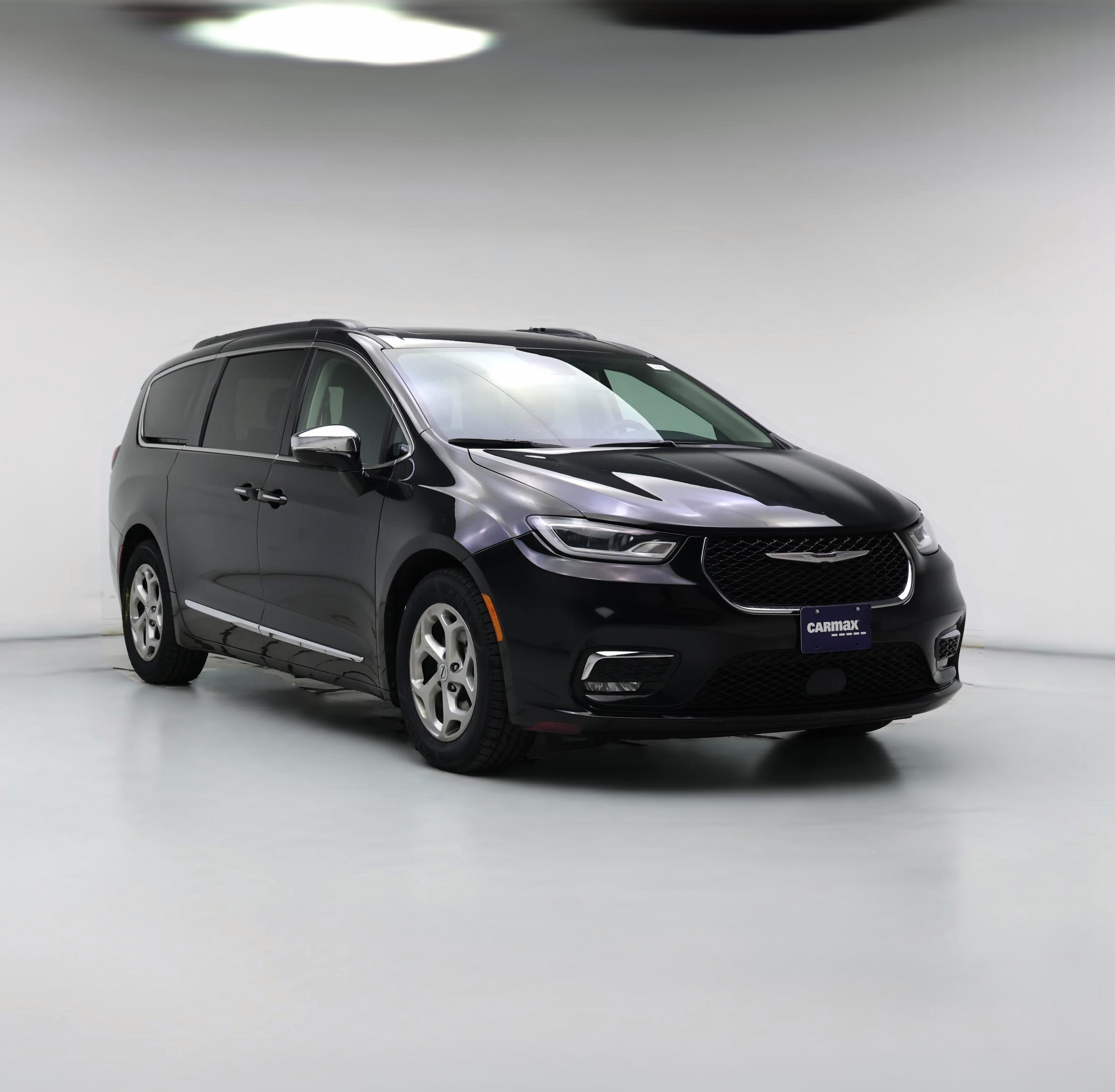Thumbnail: 2023 Chrysler Pacifica - 1