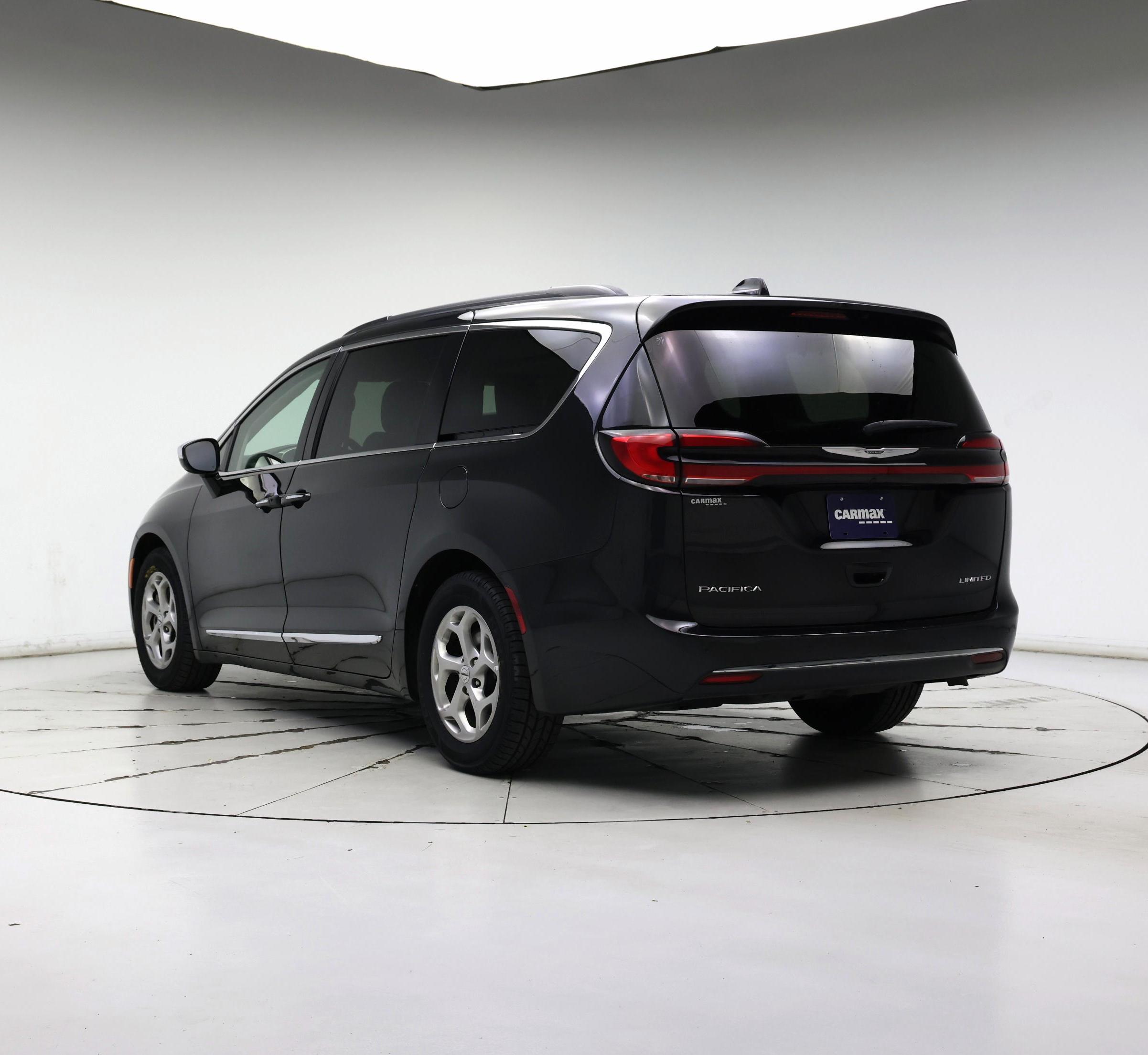 Thumbnail: 2023 Chrysler Pacifica - 2