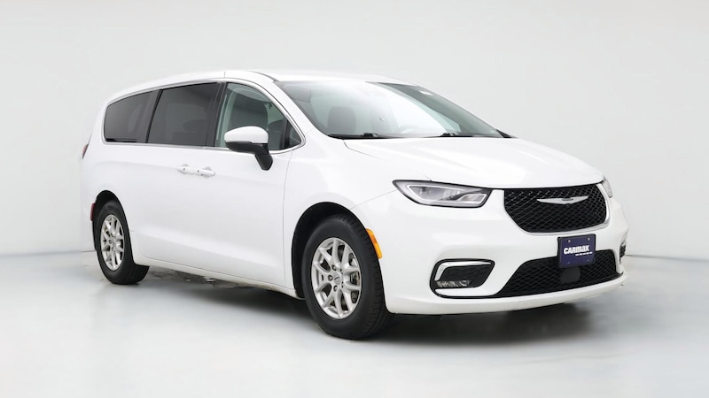 2023 Chrysler Pacifica Touring L Hero Image