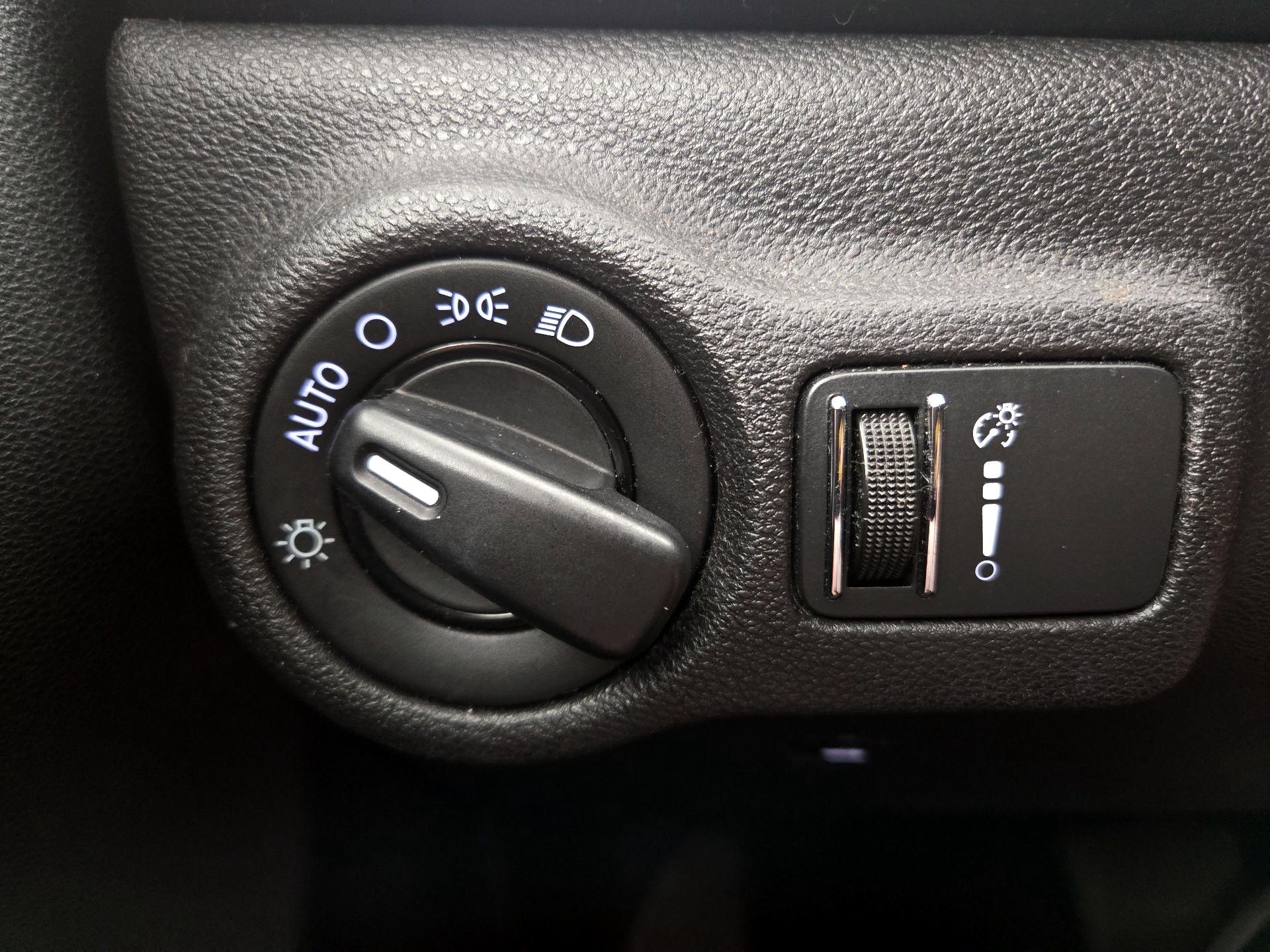 Thumbnail: 2016 Dodge Dart - 13