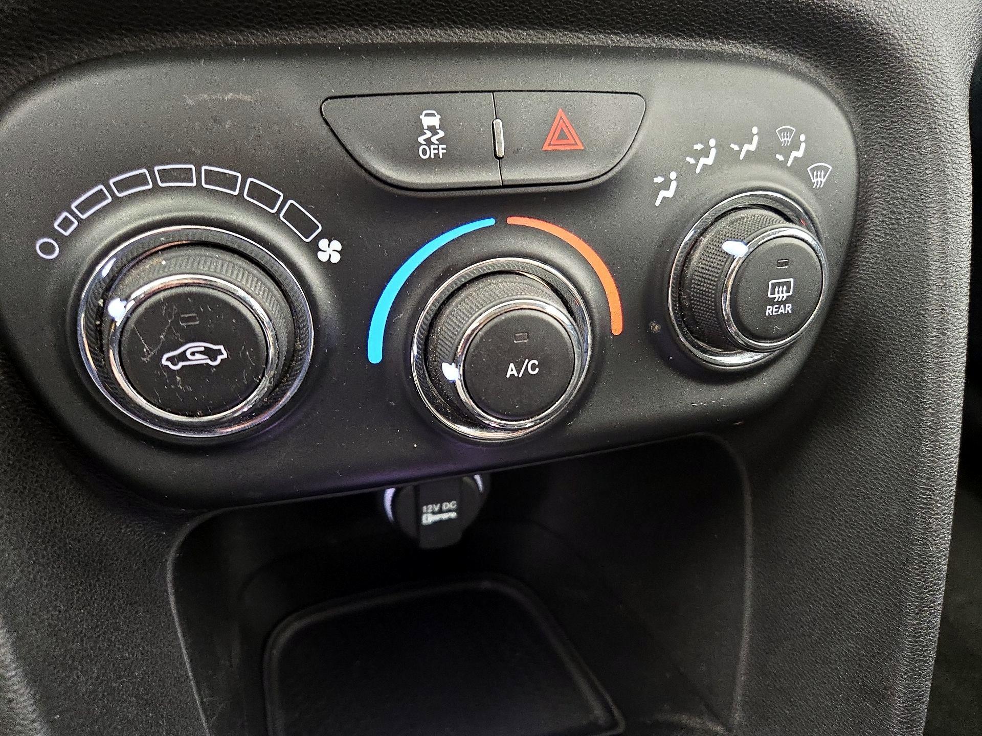 Thumbnail: 2016 Dodge Dart - 15
