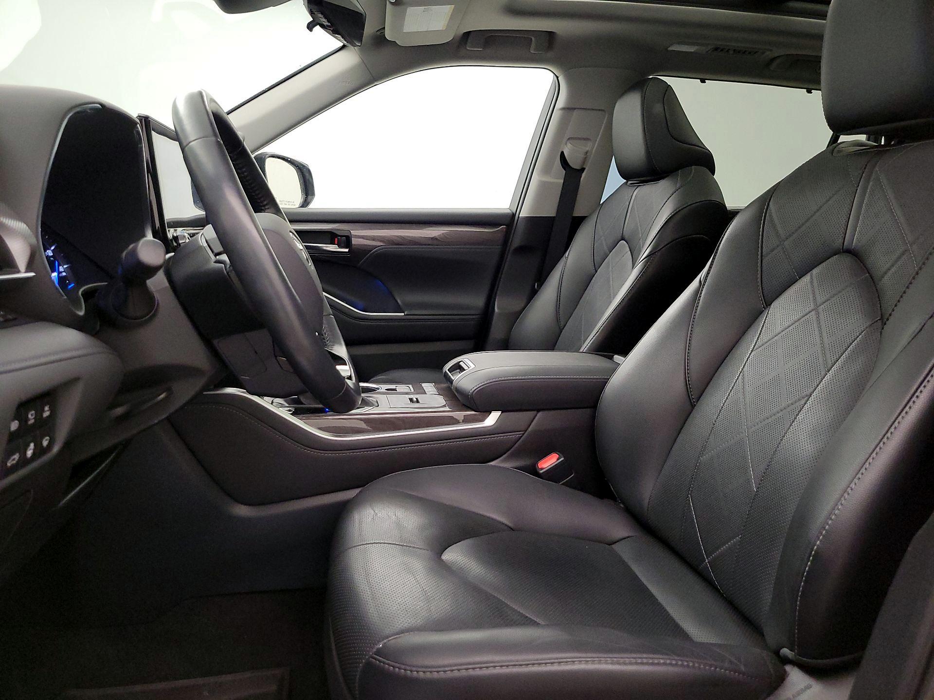 Thumbnail: 2021 Toyota Highlander - 11