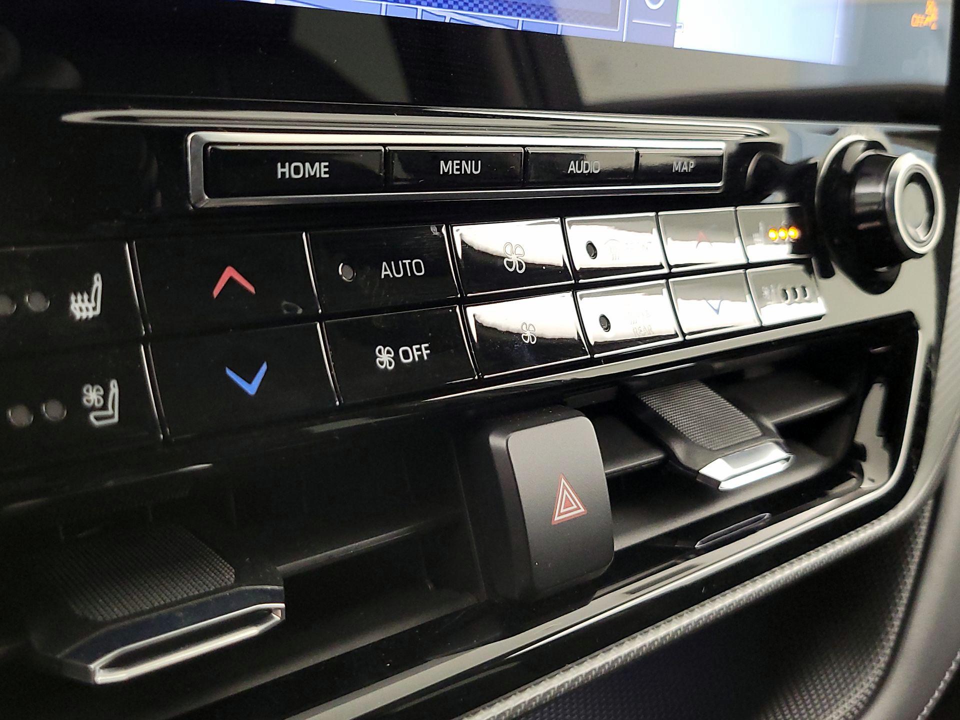 Thumbnail: 2021 Toyota Highlander - 17