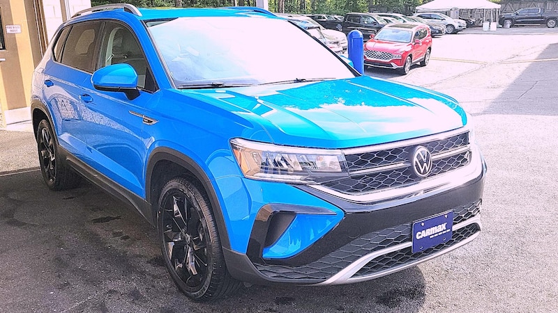 2022 Volkswagen Taos SE Hero Image